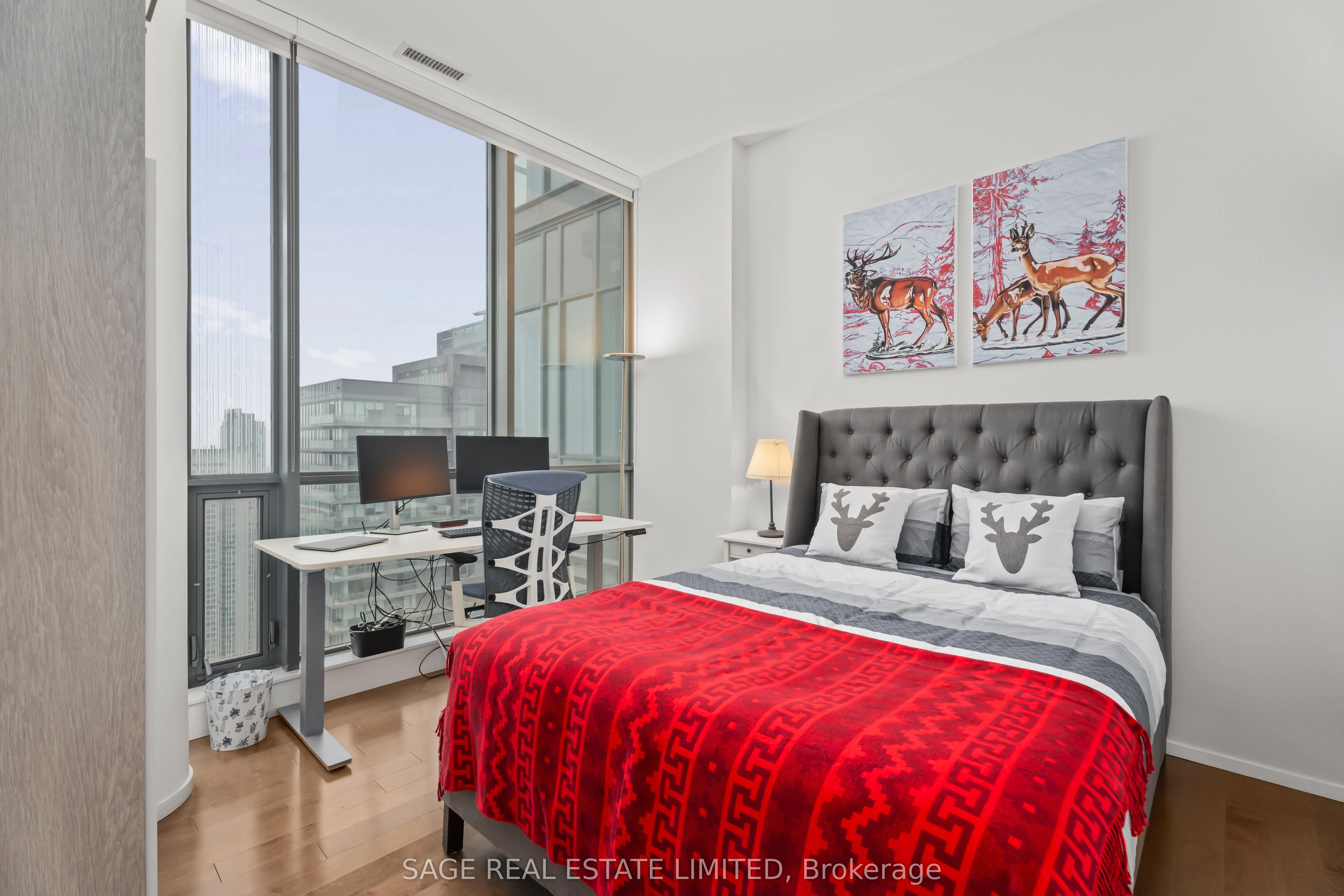 8 Charlotte Street, #3505