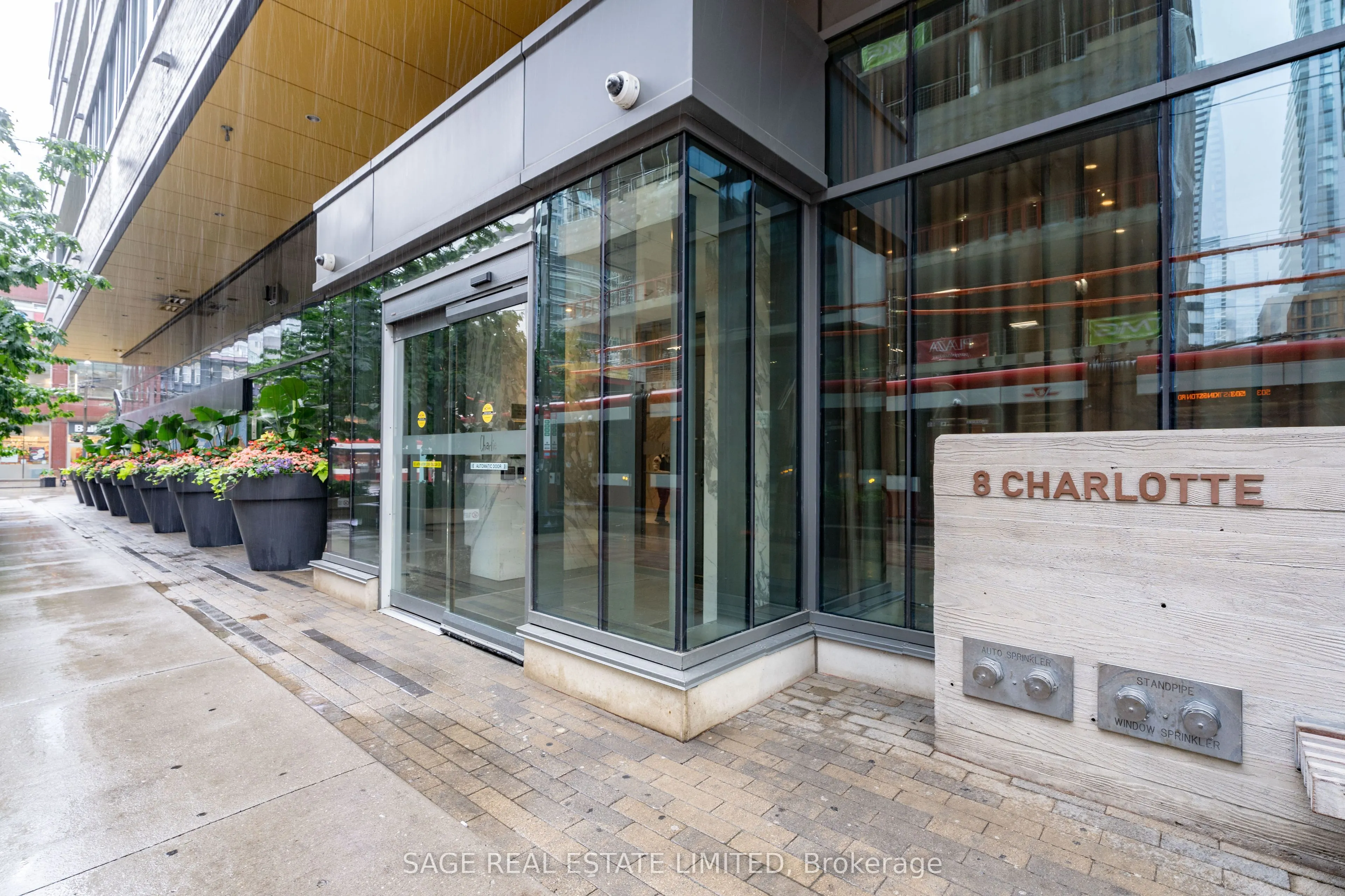 8 Charlotte Street, #3505