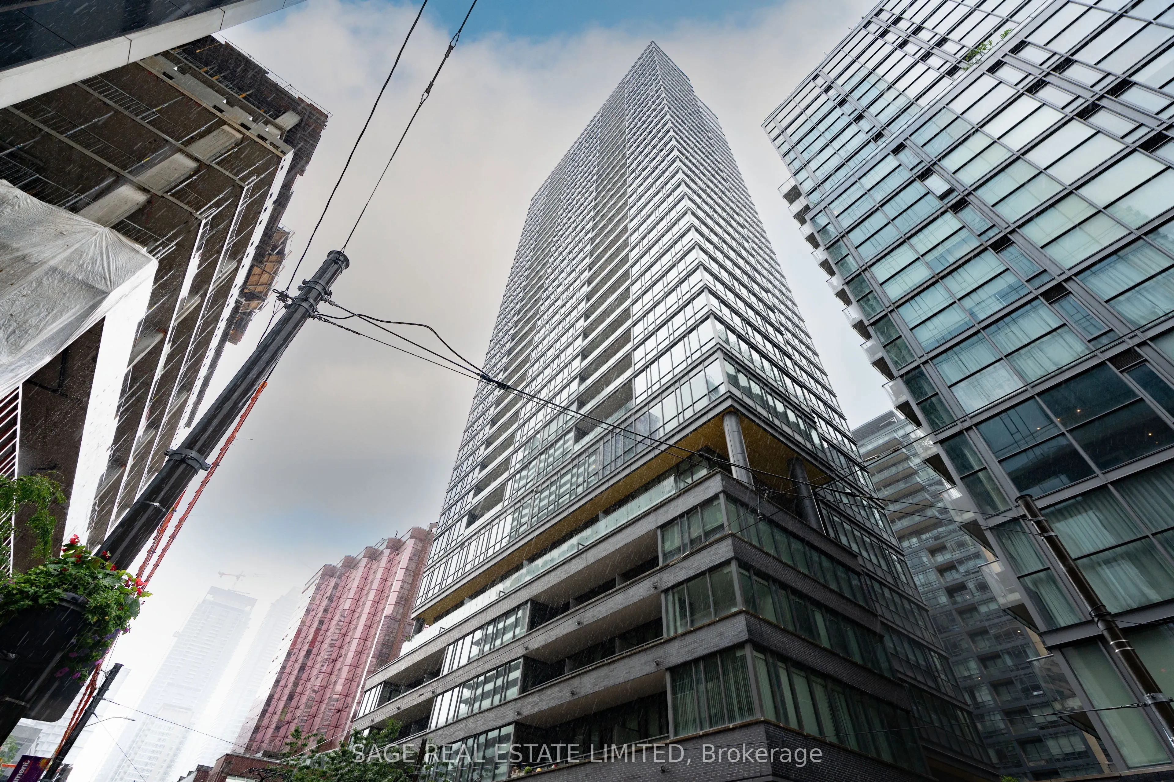 8 Charlotte Street, #3505