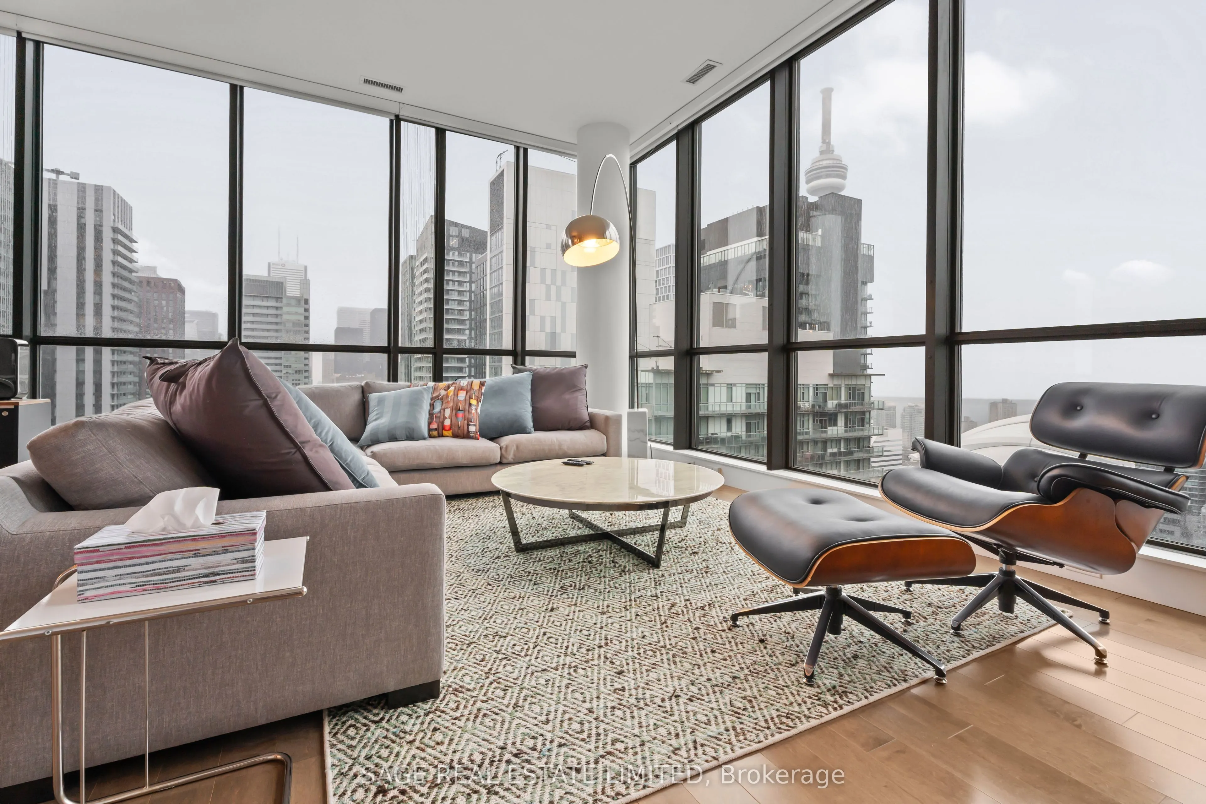 8 Charlotte Street, #3505