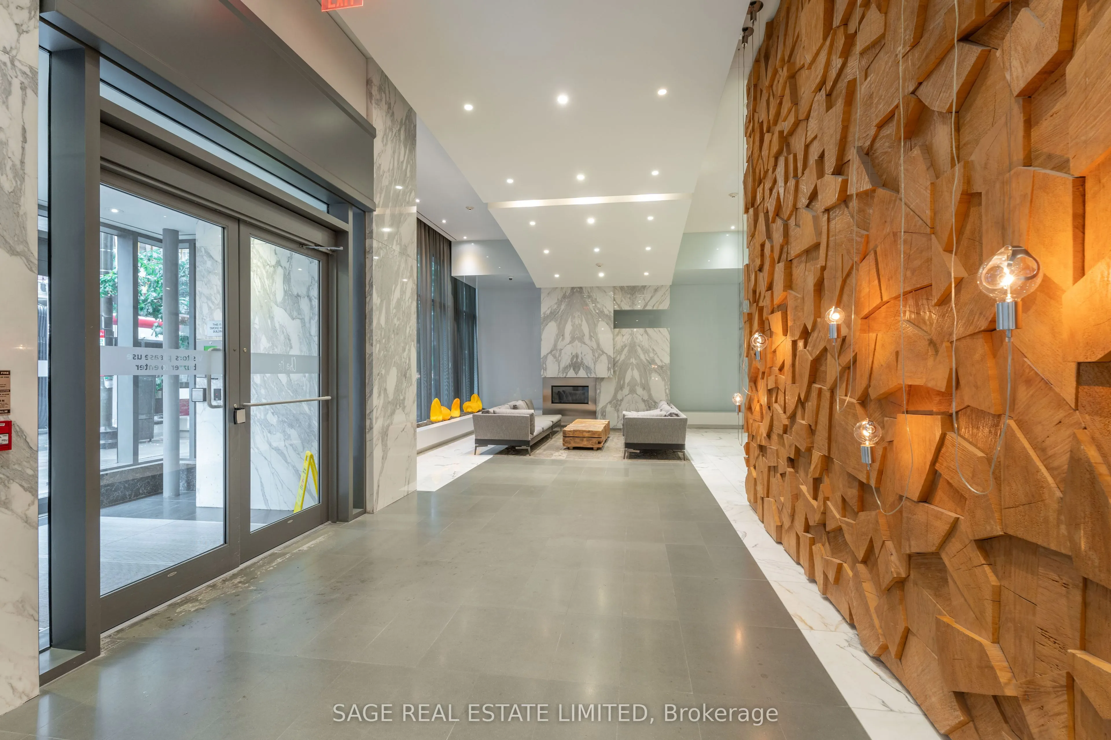 8 Charlotte Street, #3505