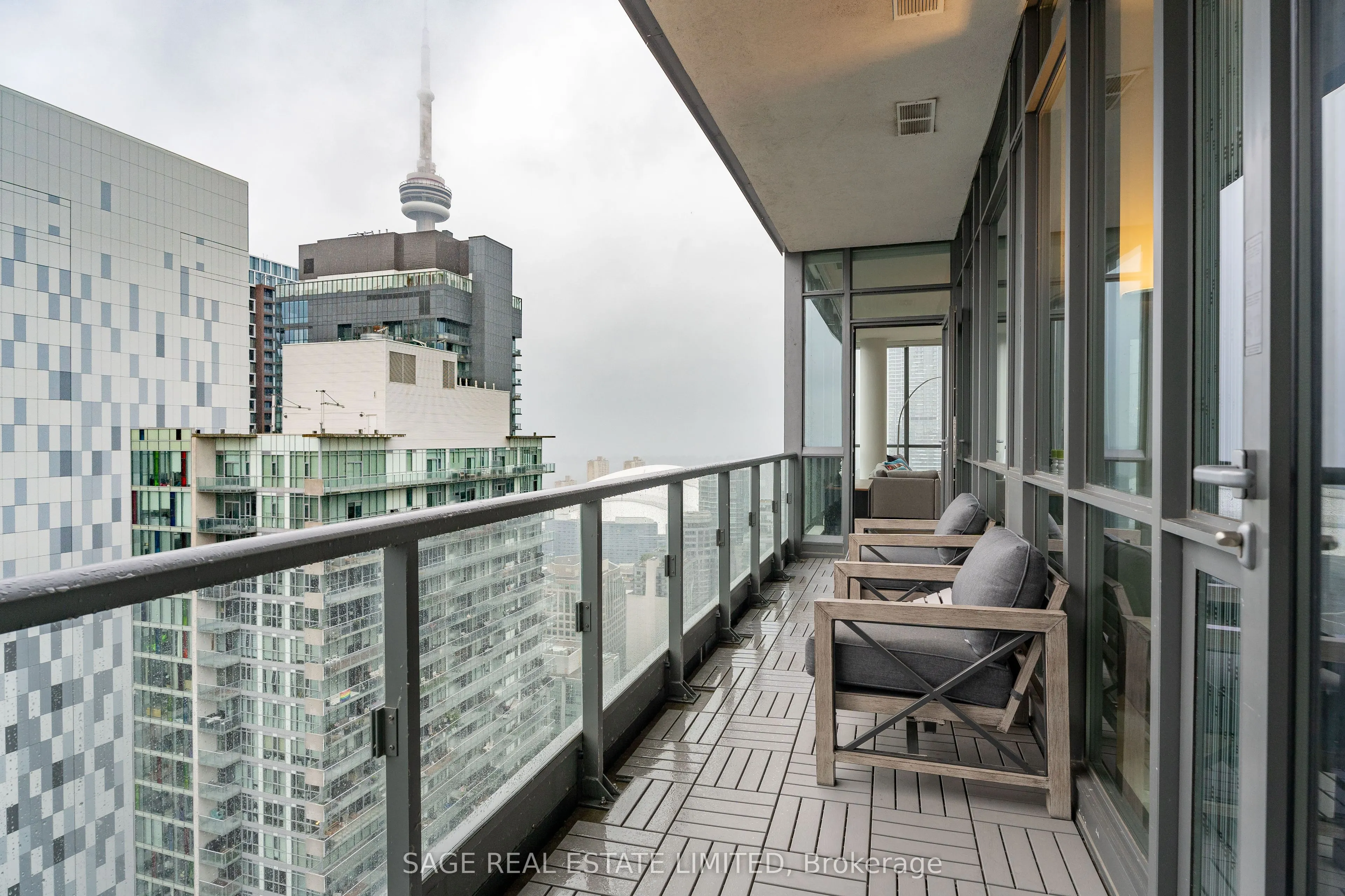 8 Charlotte Street, #3505