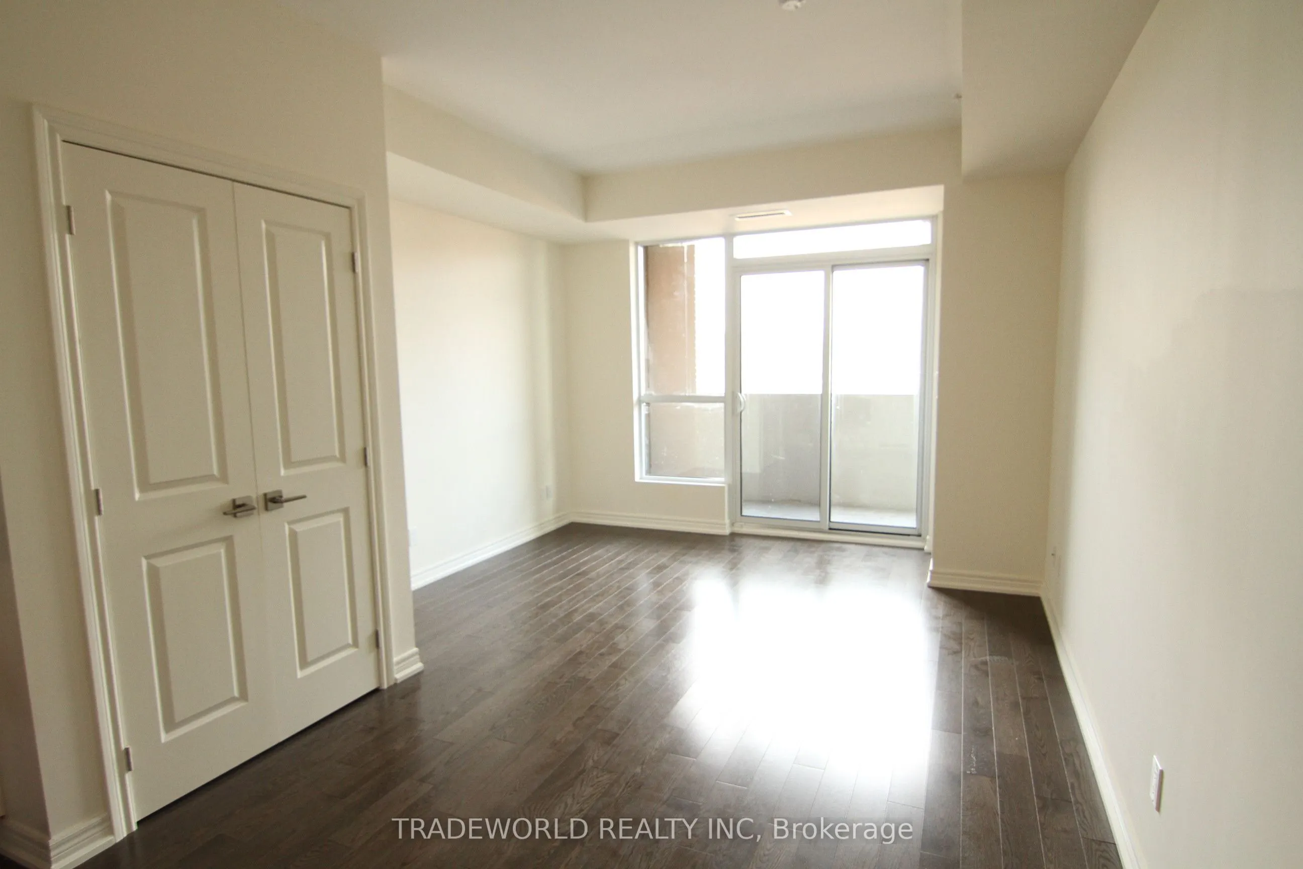 23 Glebe Road W, #321