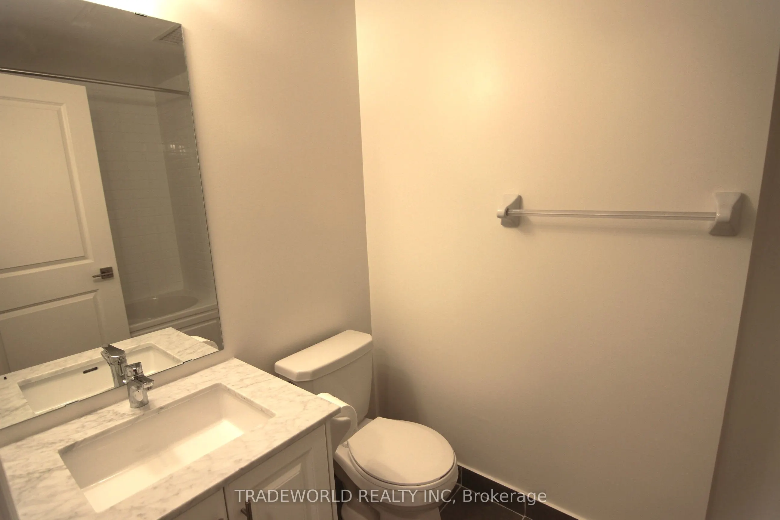 23 Glebe Road W, #321