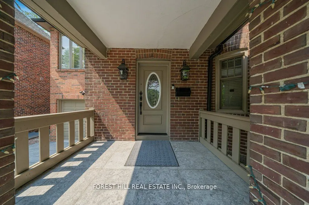 82 Brooke Avenue