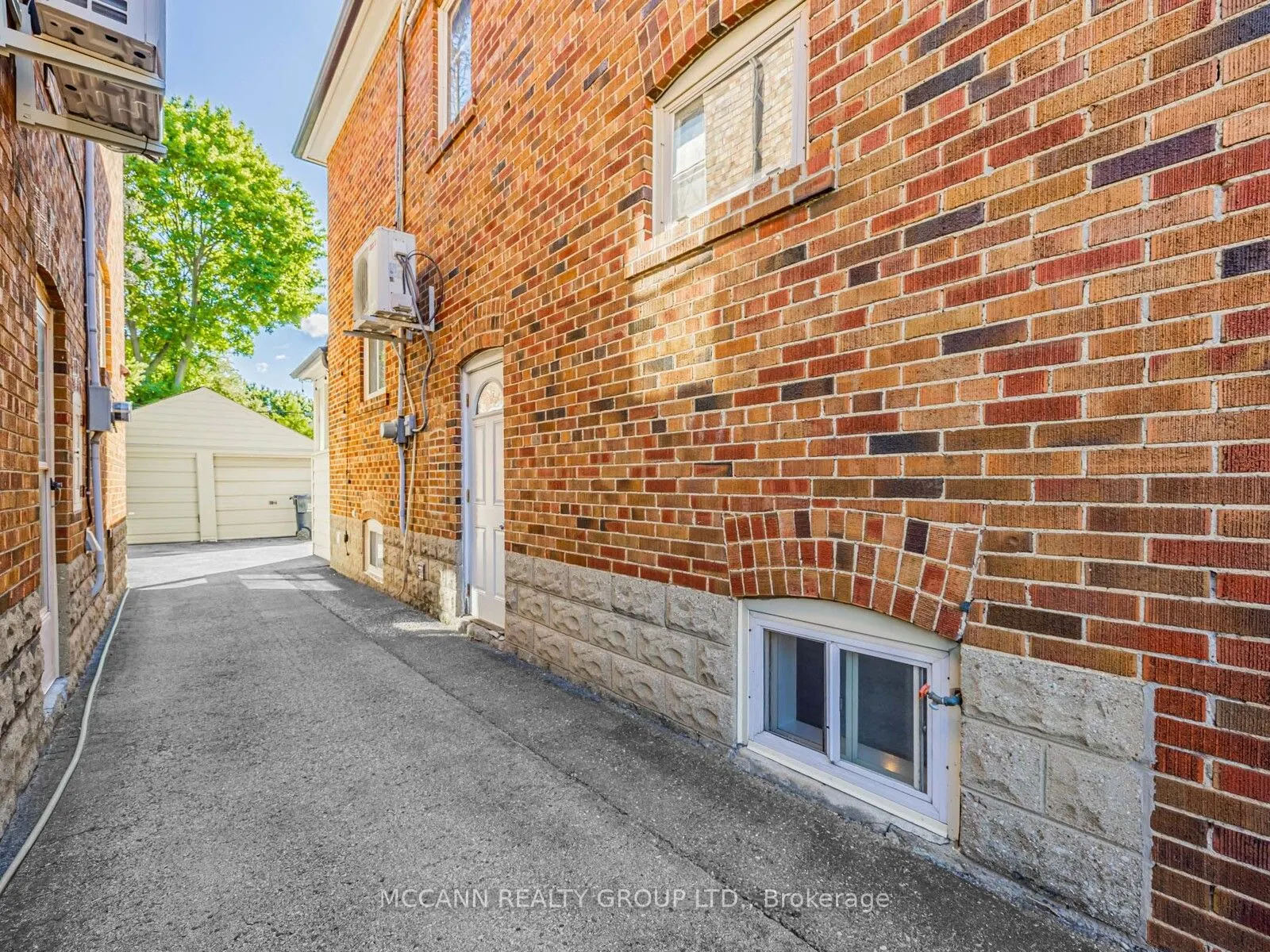 105 Ronan Avenue