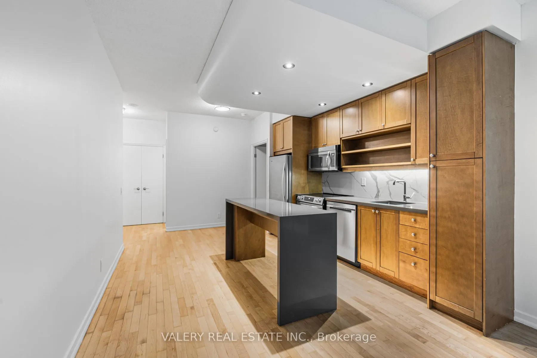 61 Yorkville Avenue, #310
