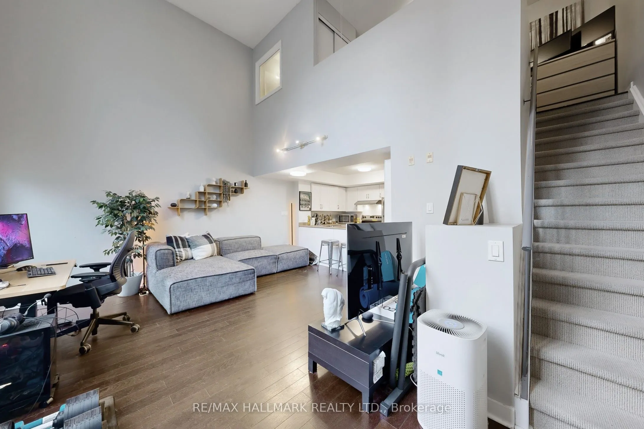 21 Earl Street, #304