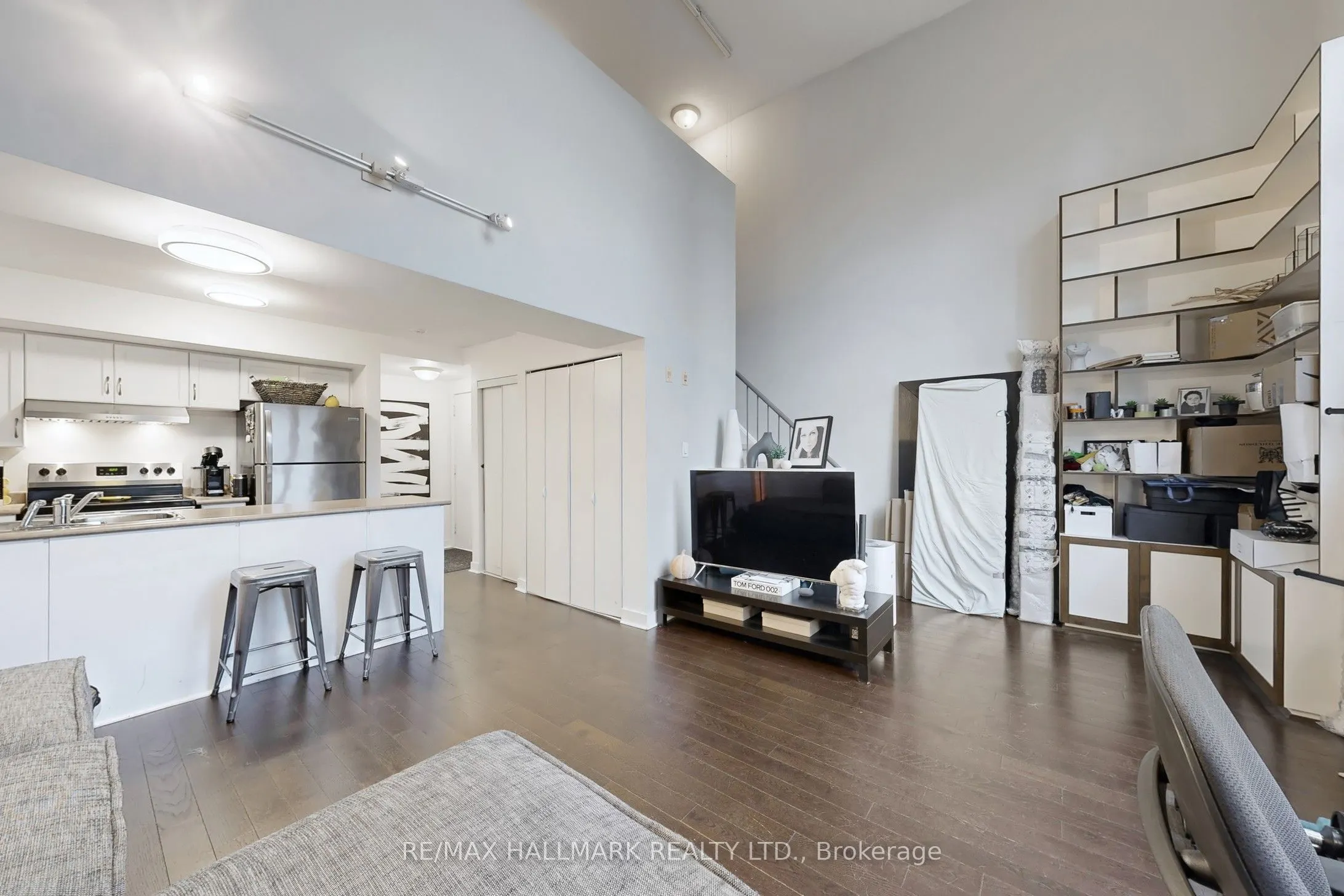 21 Earl Street, #304