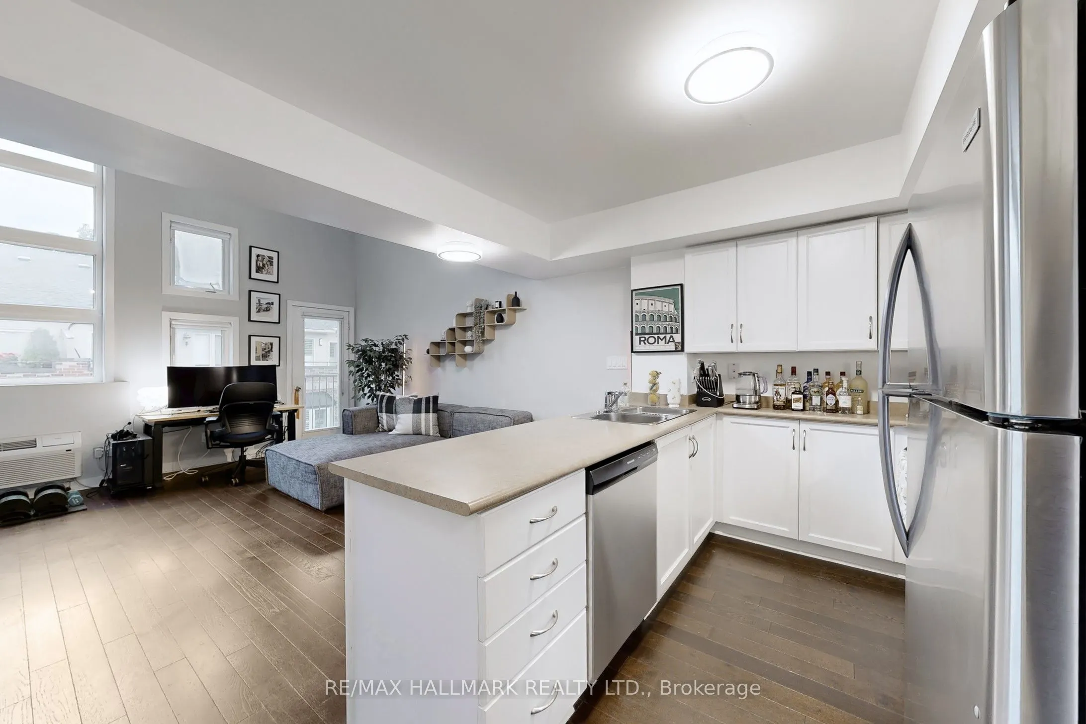 21 Earl Street, #304