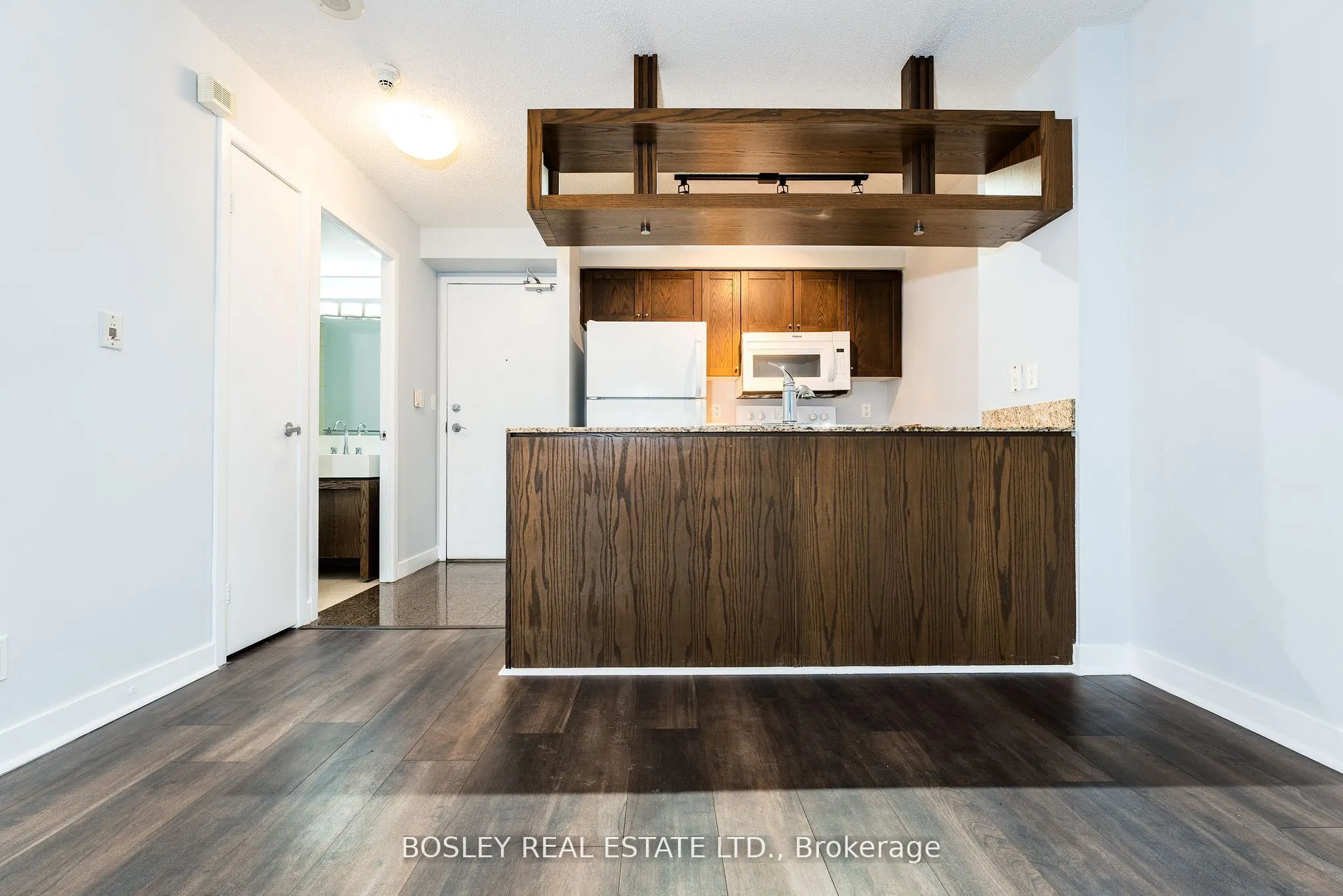 81 Navy Wharf Court, #2011