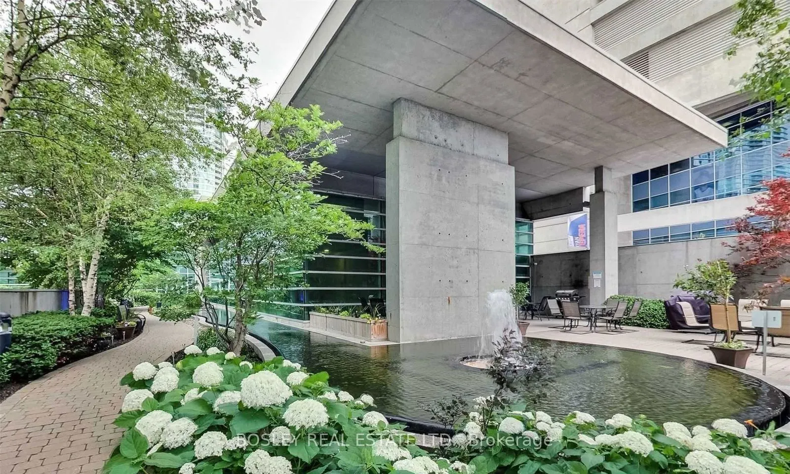 81 Navy Wharf Court, #2011