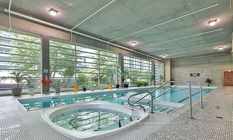 81 Navy Wharf Court, #2011
