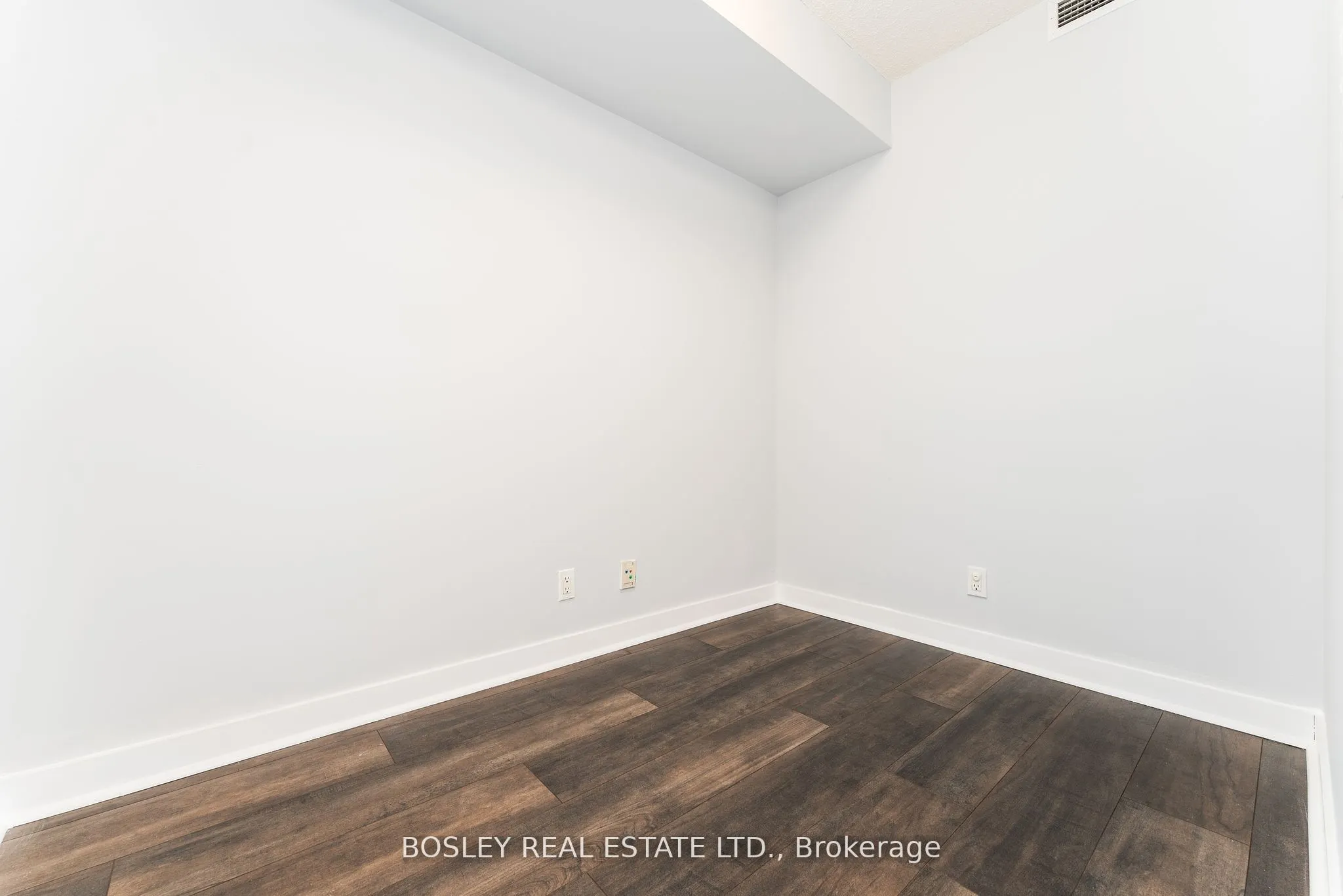 81 Navy Wharf Court, #2011
