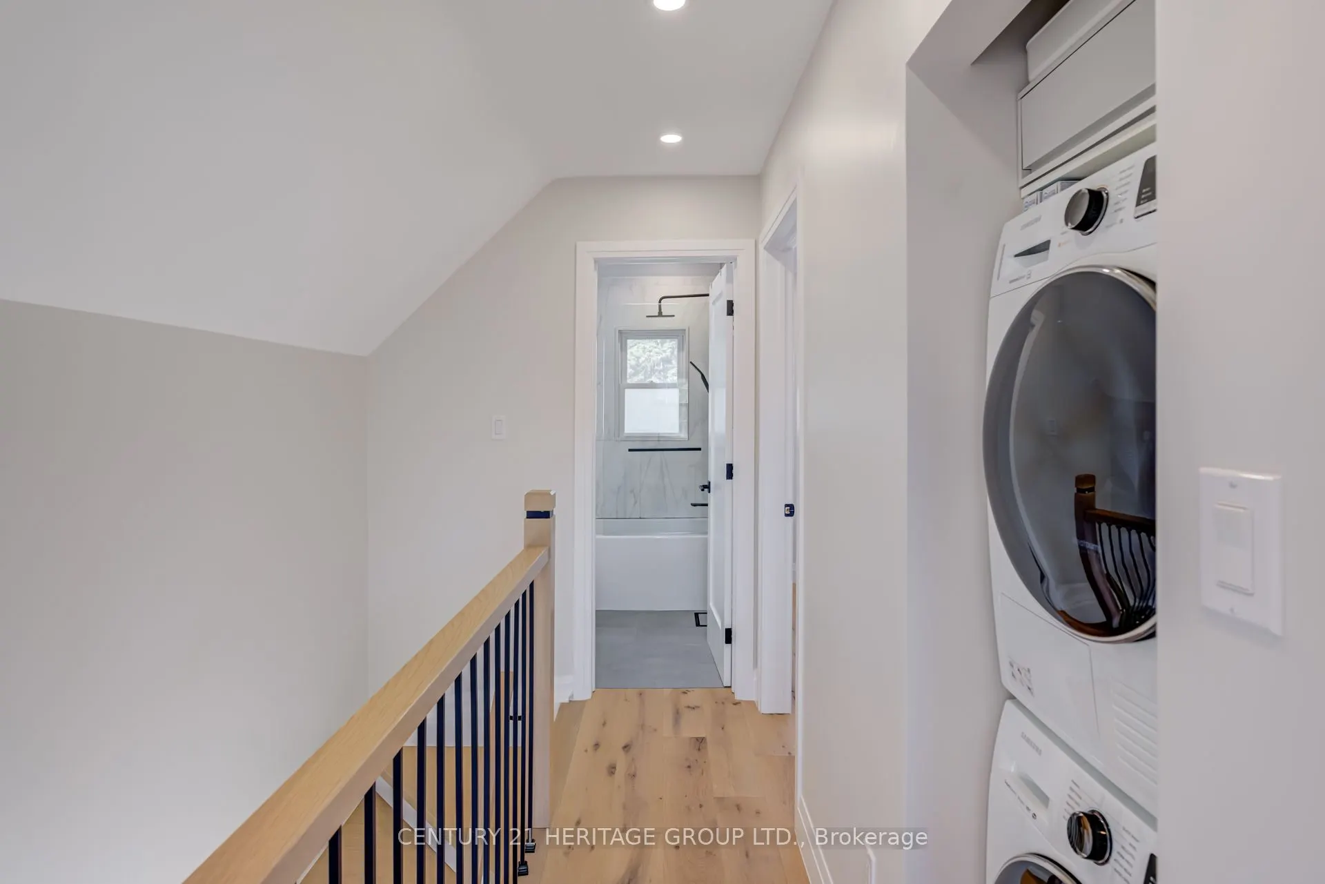 576 Broadway Avenue