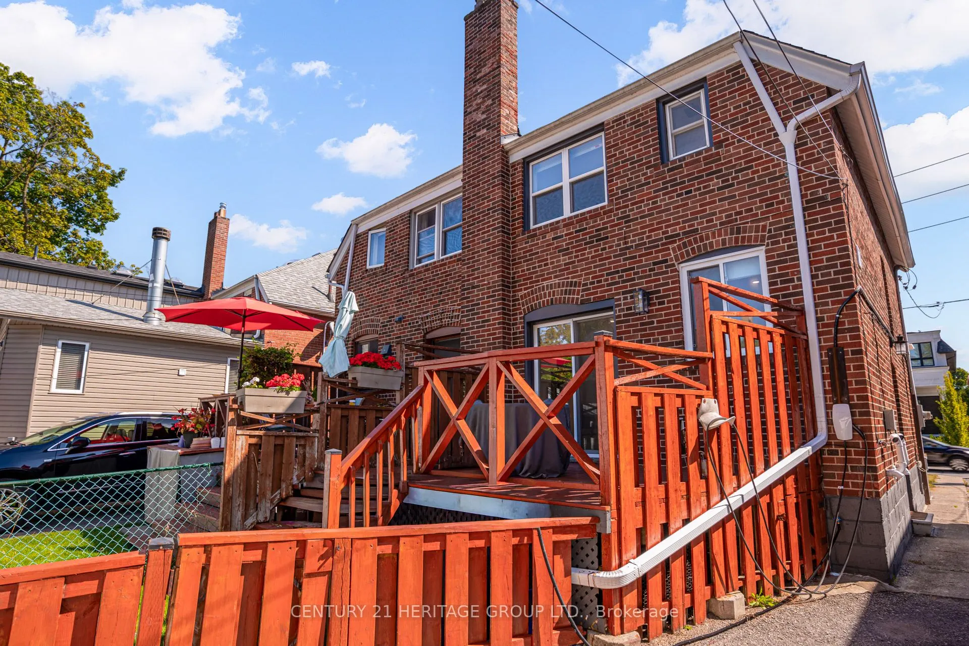 576 Broadway Avenue