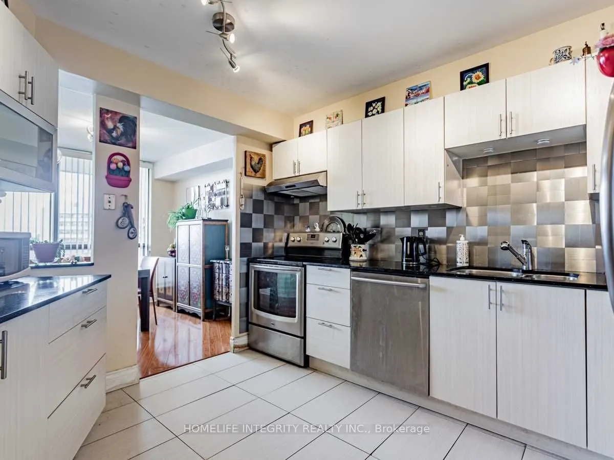 150 Neptune Drive, #904