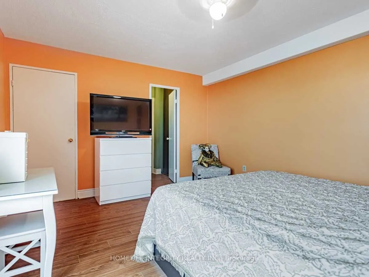 150 Neptune Drive, #904