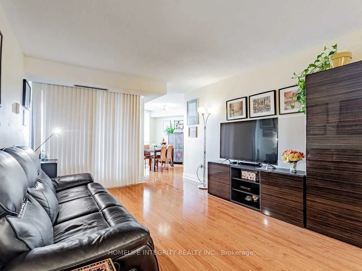 150 Neptune Drive, #904