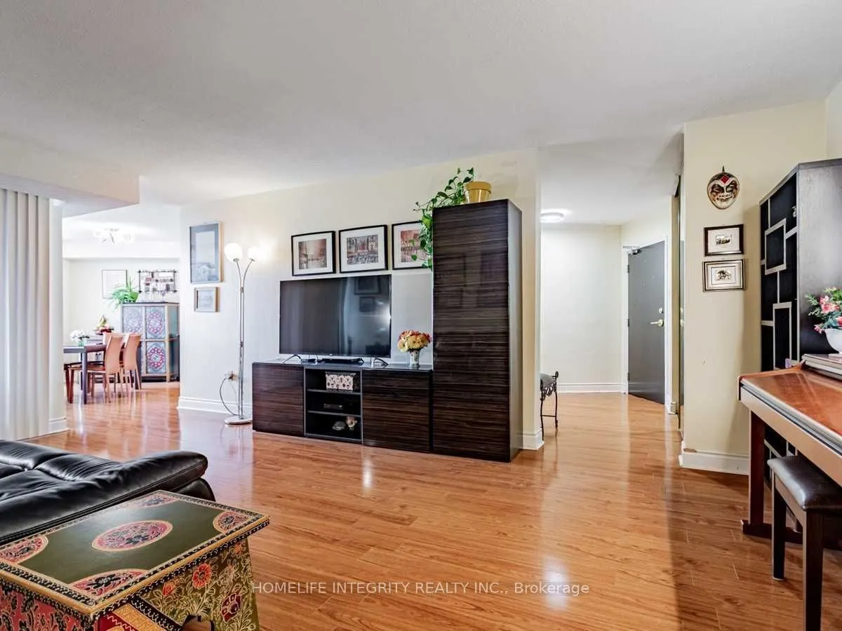 150 Neptune Drive, #904