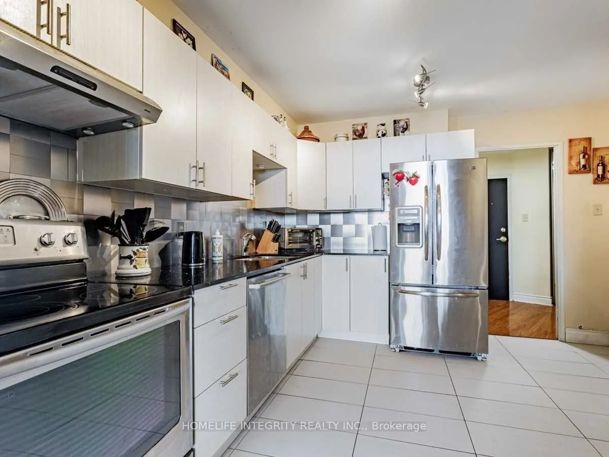 150 Neptune Drive, #904