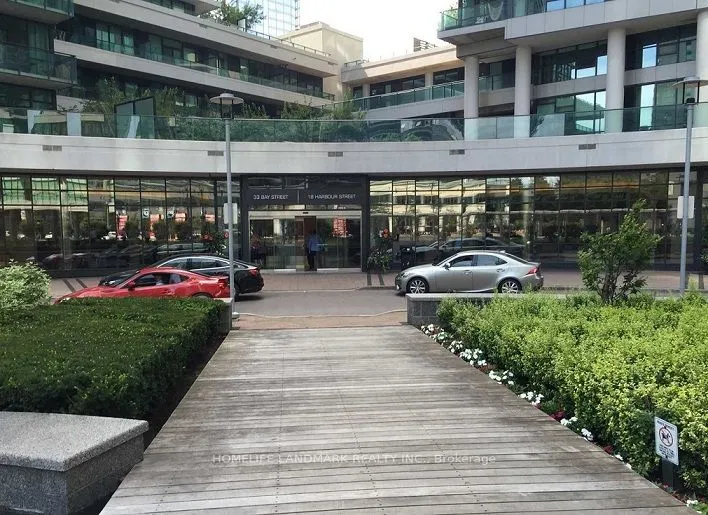 33 Bay Street, #3813