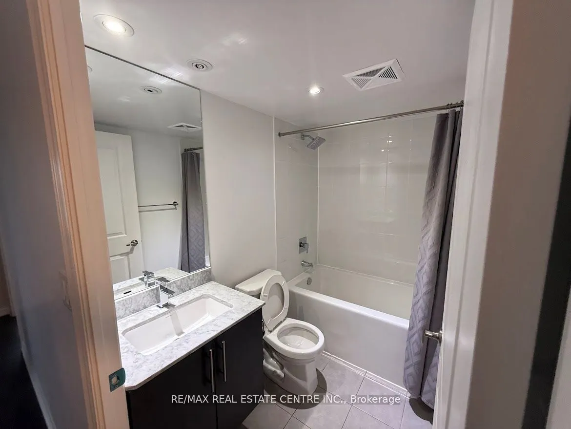 35 Bastion Street, #709