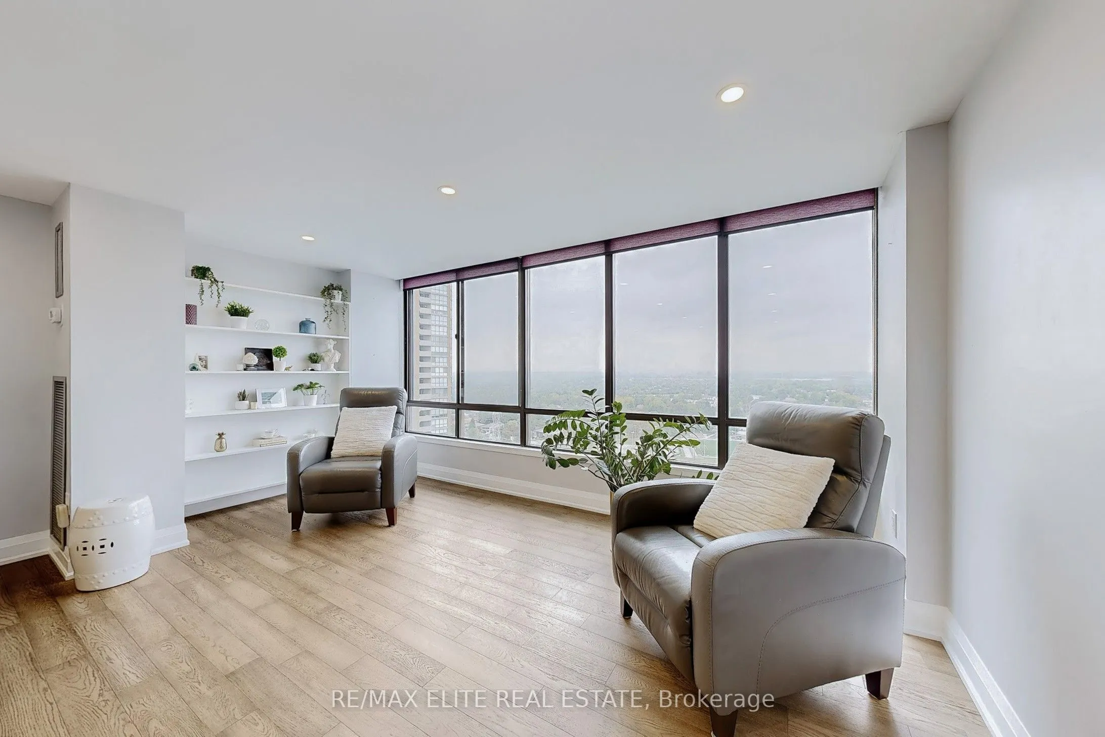 65 Skymark Drive, #1707