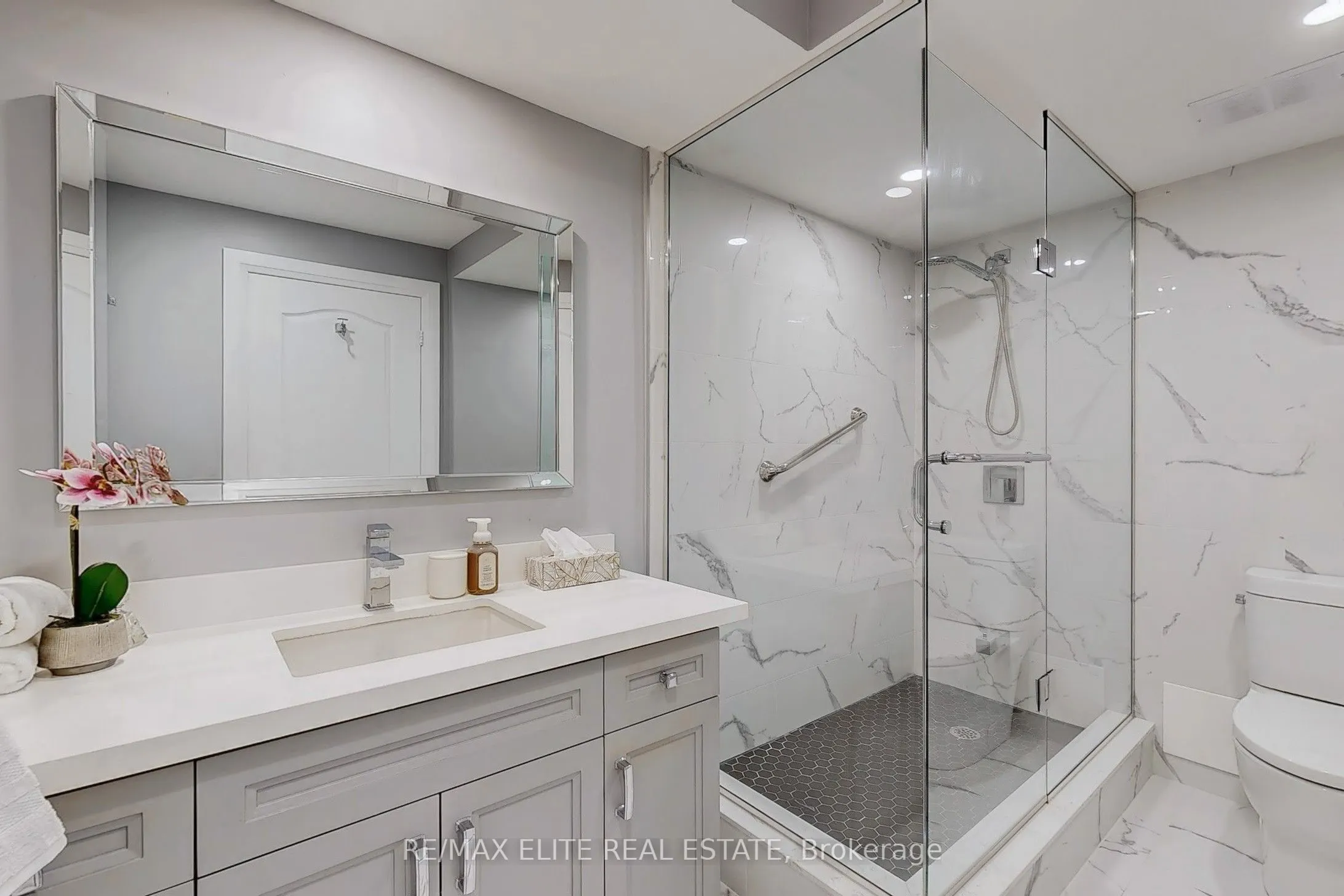 65 Skymark Drive, #1707