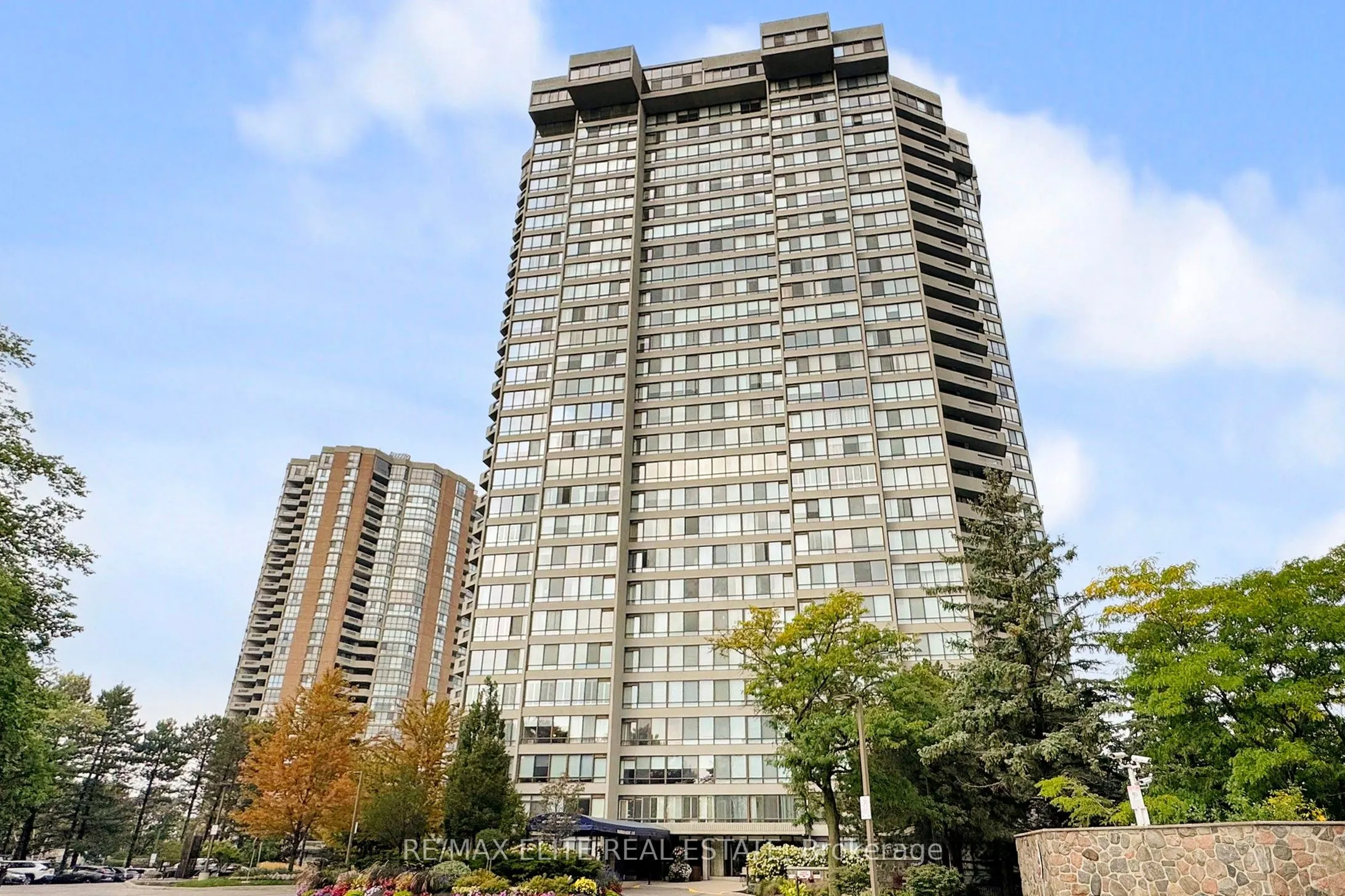 65 Skymark Drive, #1707