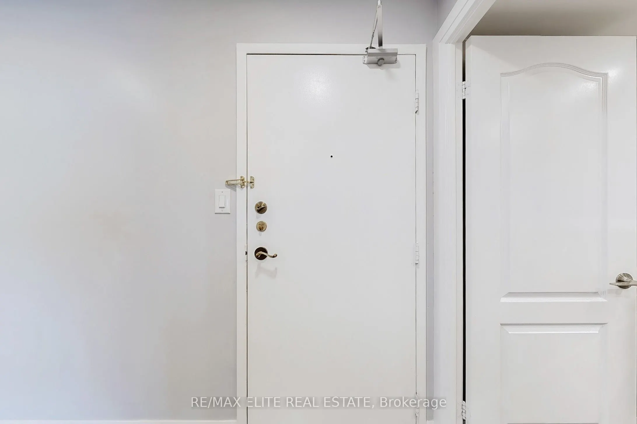 65 Skymark Drive, #1707