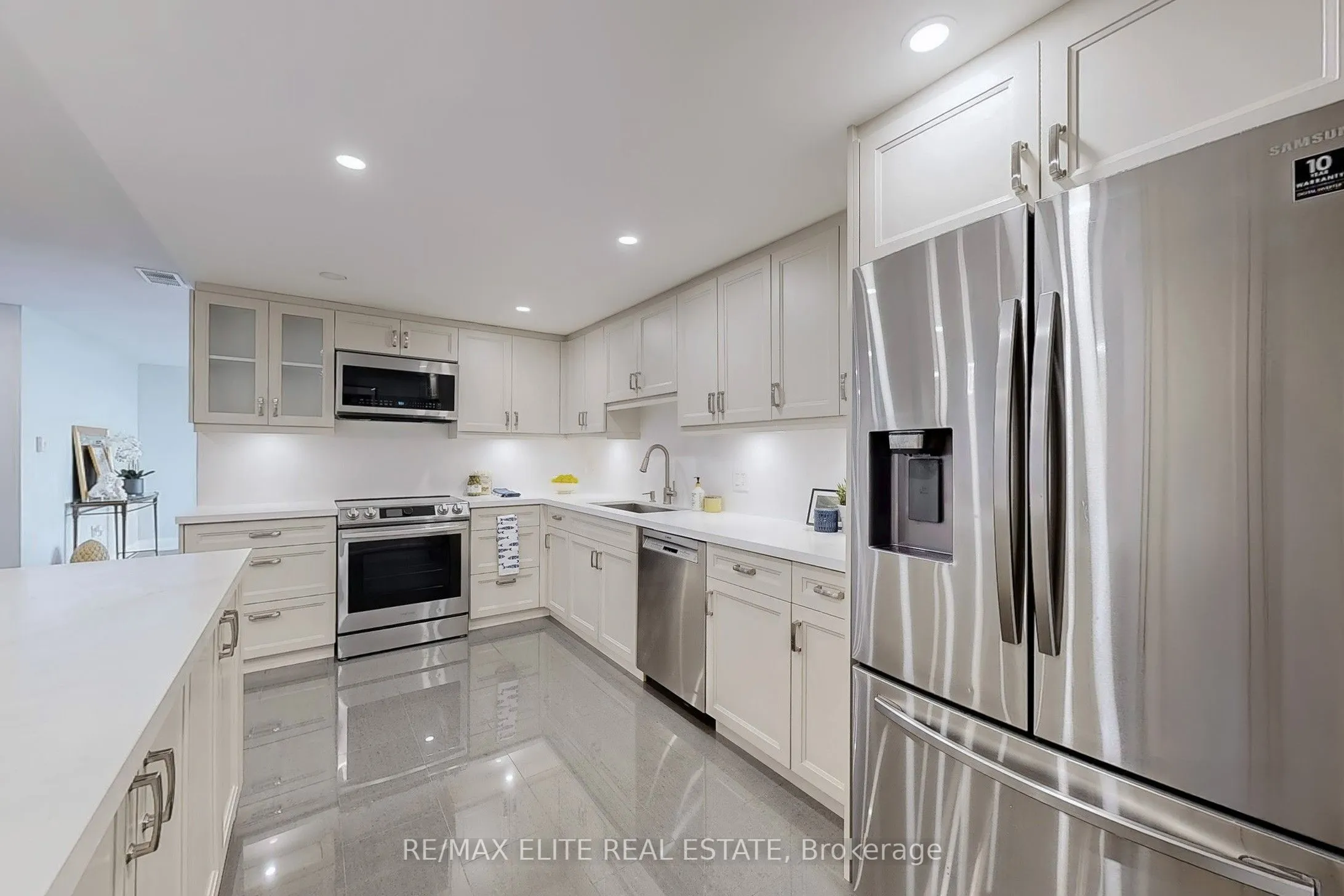 65 Skymark Drive, #1707
