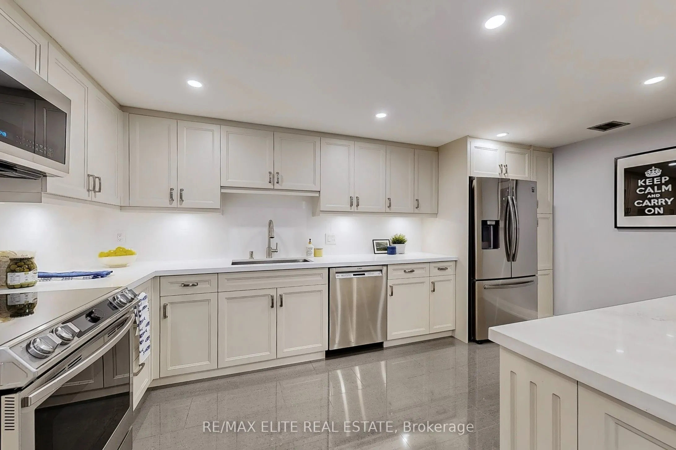 65 Skymark Drive, #1707