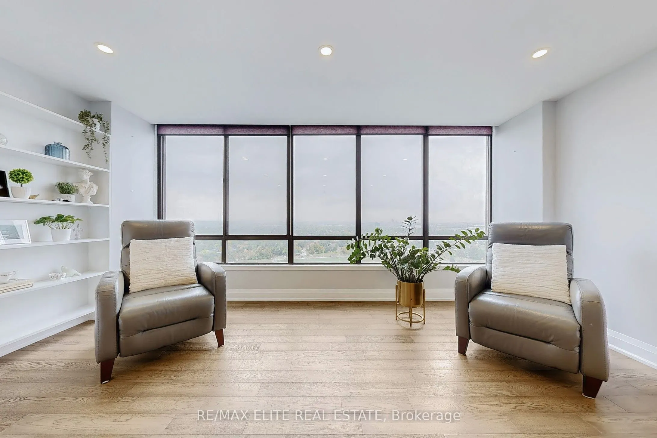65 Skymark Drive, #1707