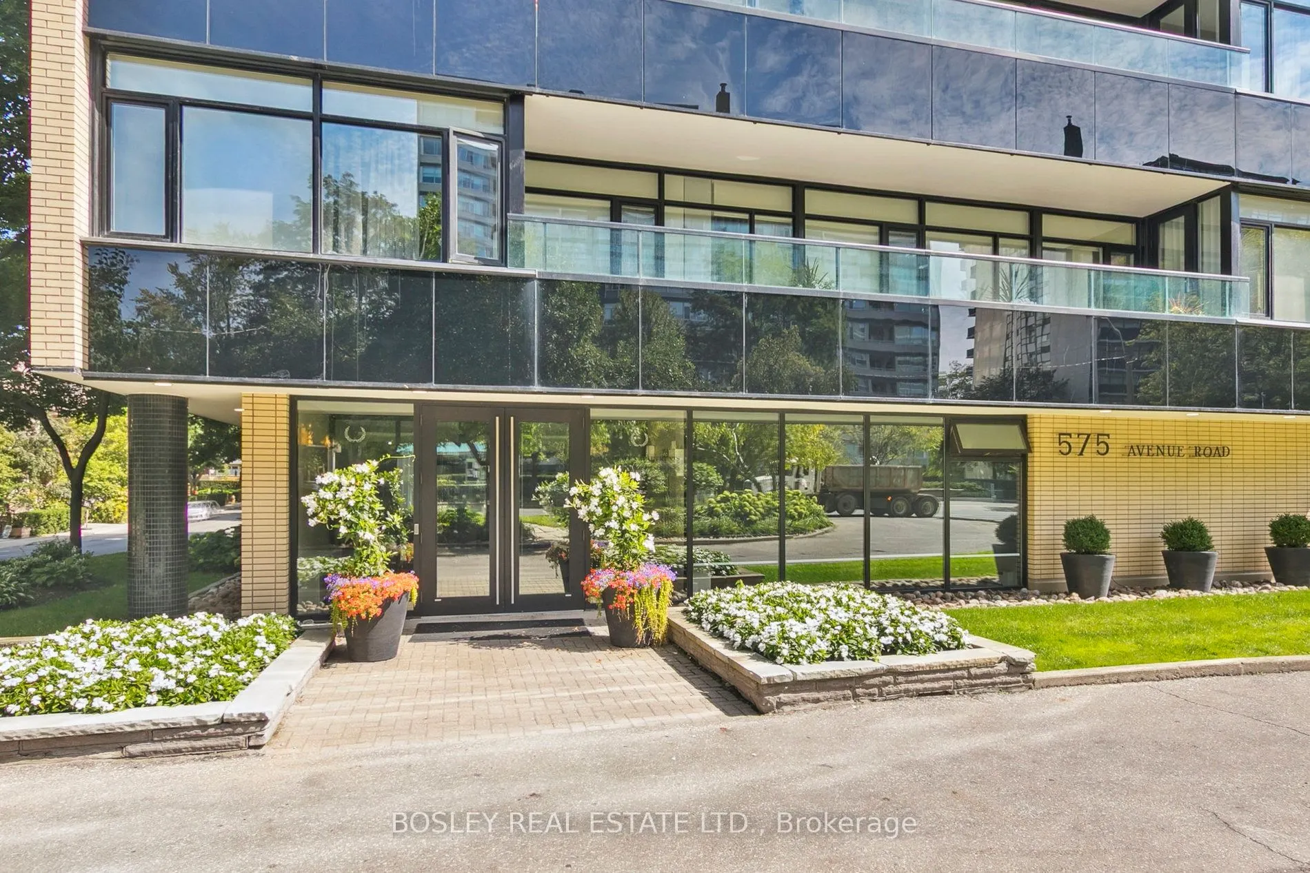 575 Avenue Road SE, #1001