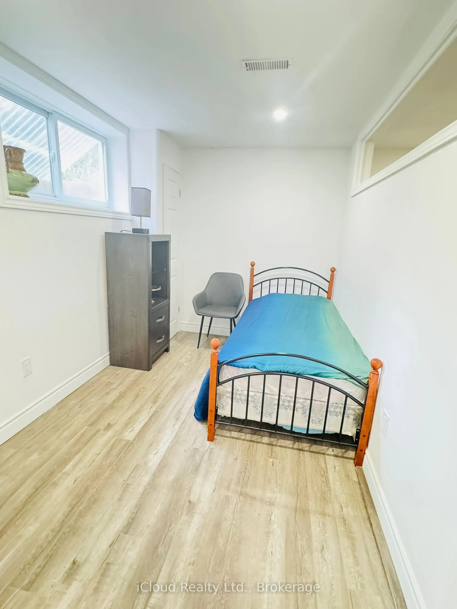 33 Gemini Road, #(Basement)