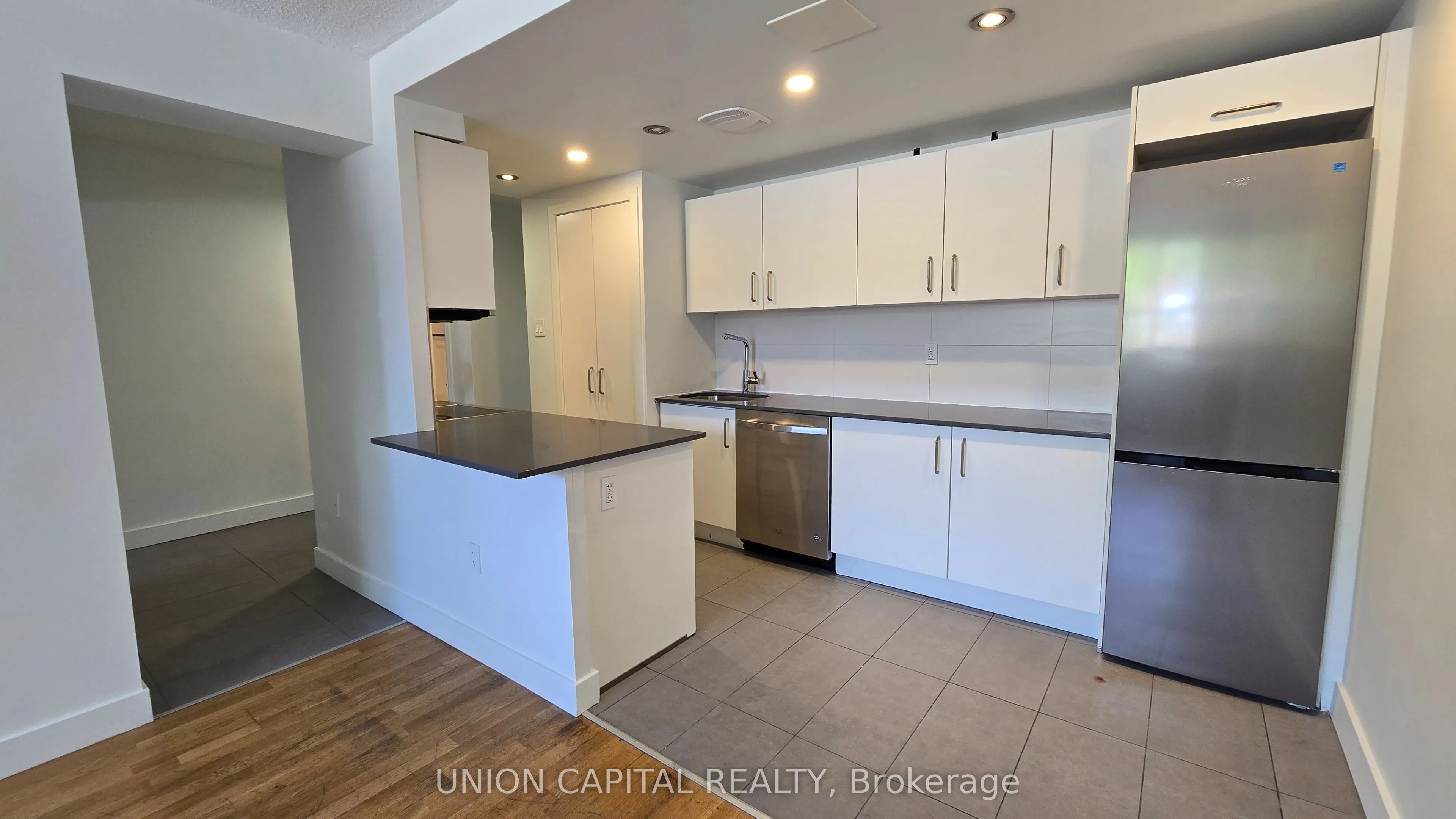 230 Oak Street, #110