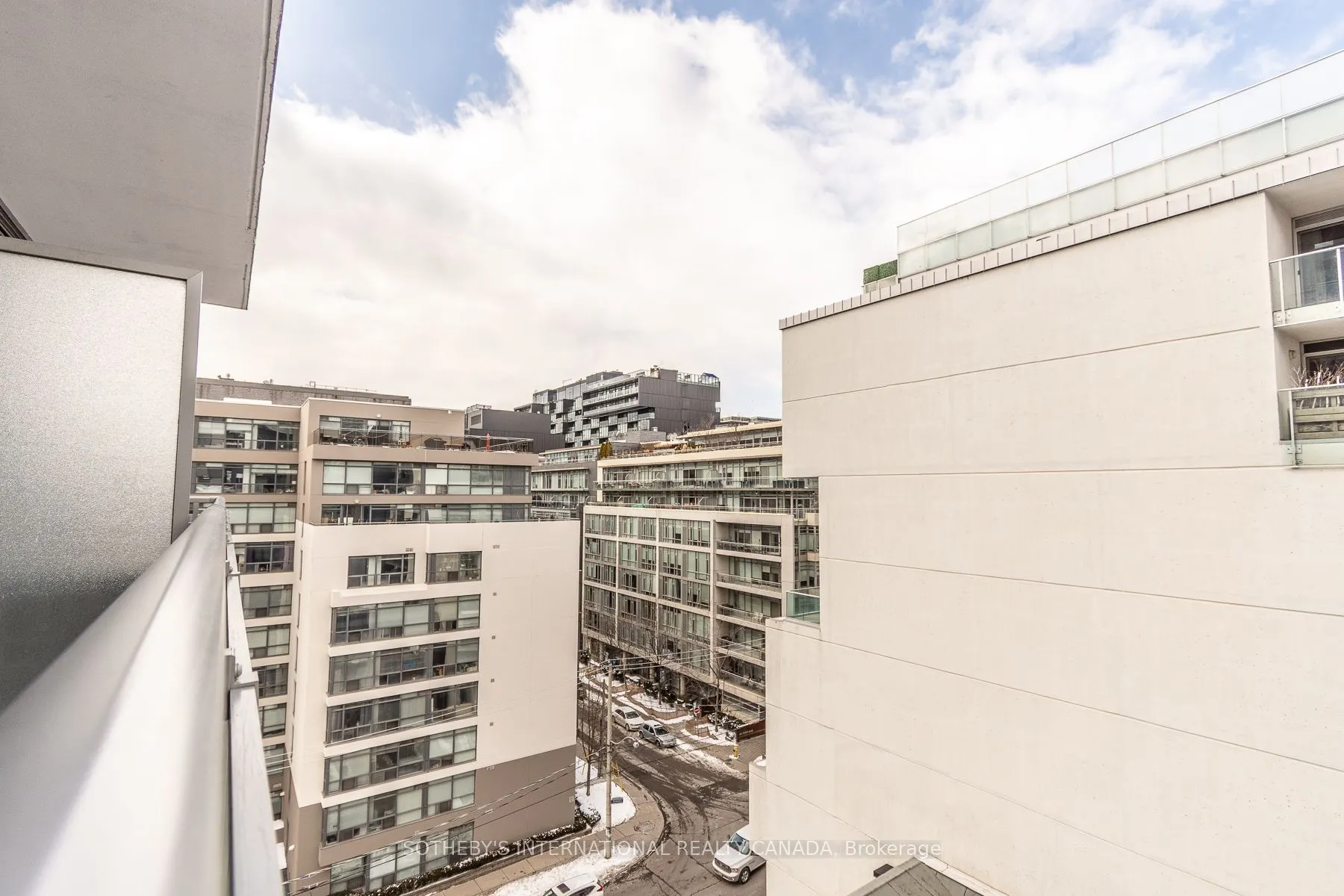 508 Wellington Street W, #805