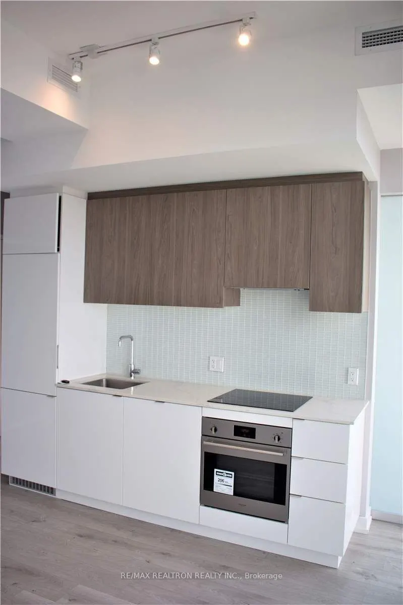 161 Roehampton Avenue, #4302