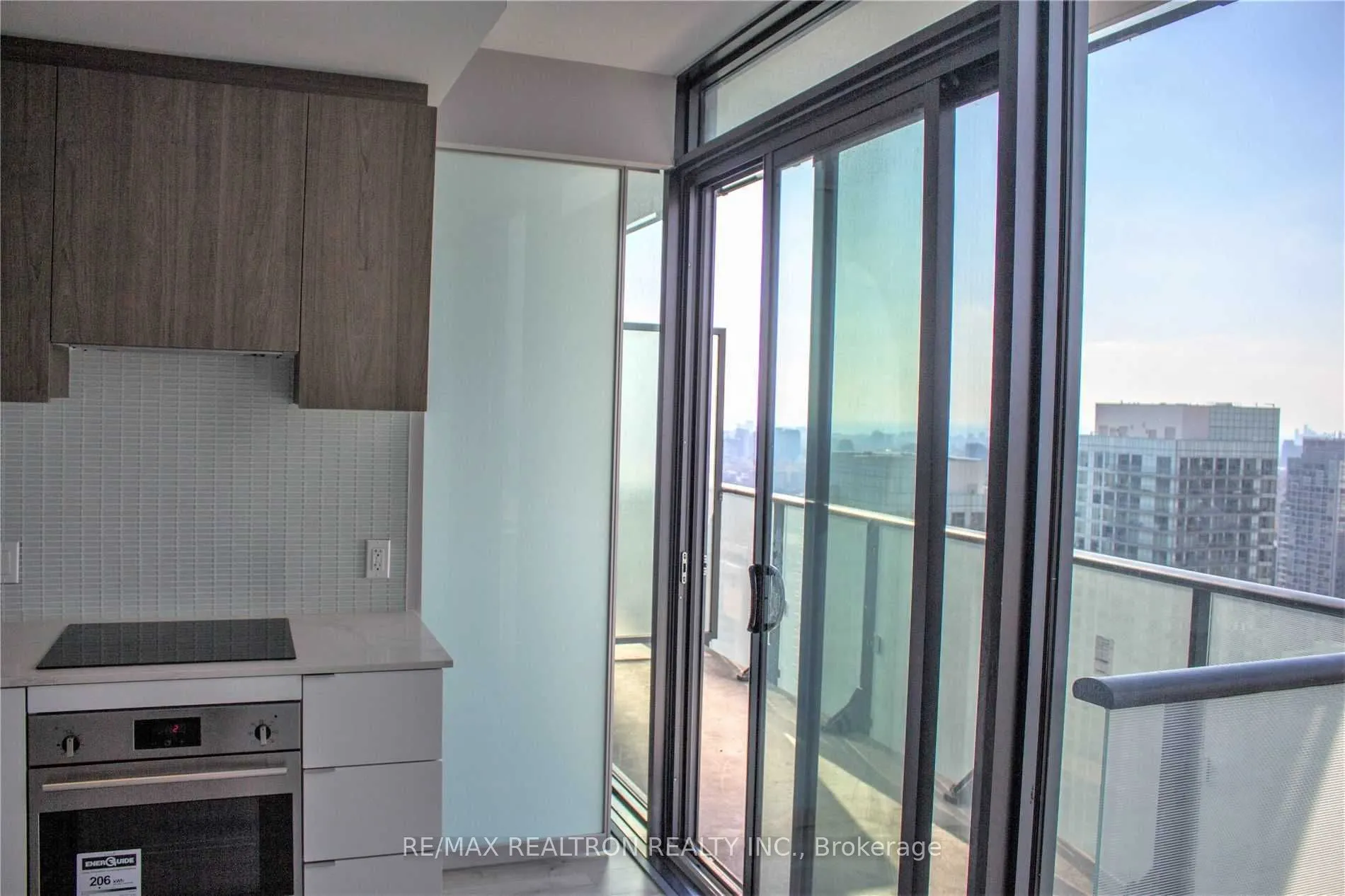 161 Roehampton Avenue, #4302