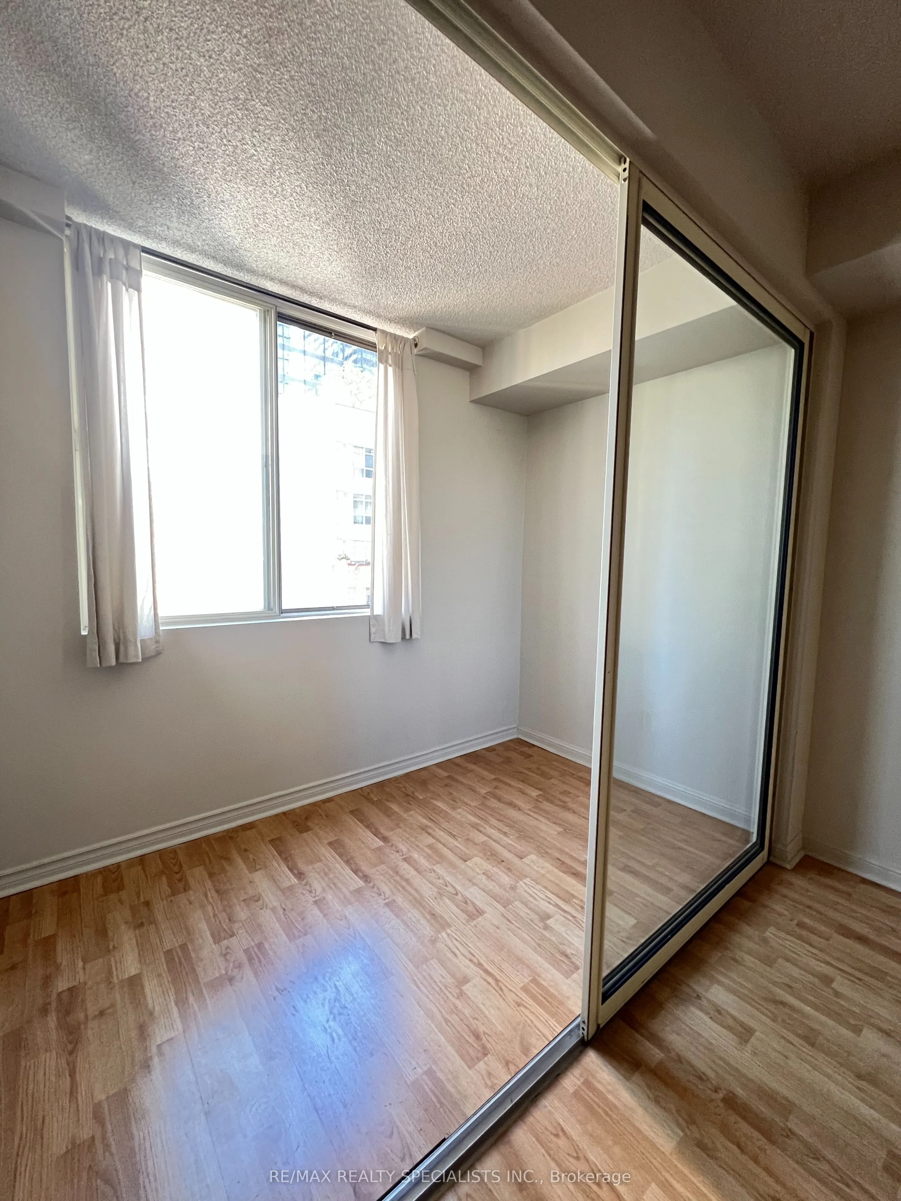 25 Grenville Street, #1209
