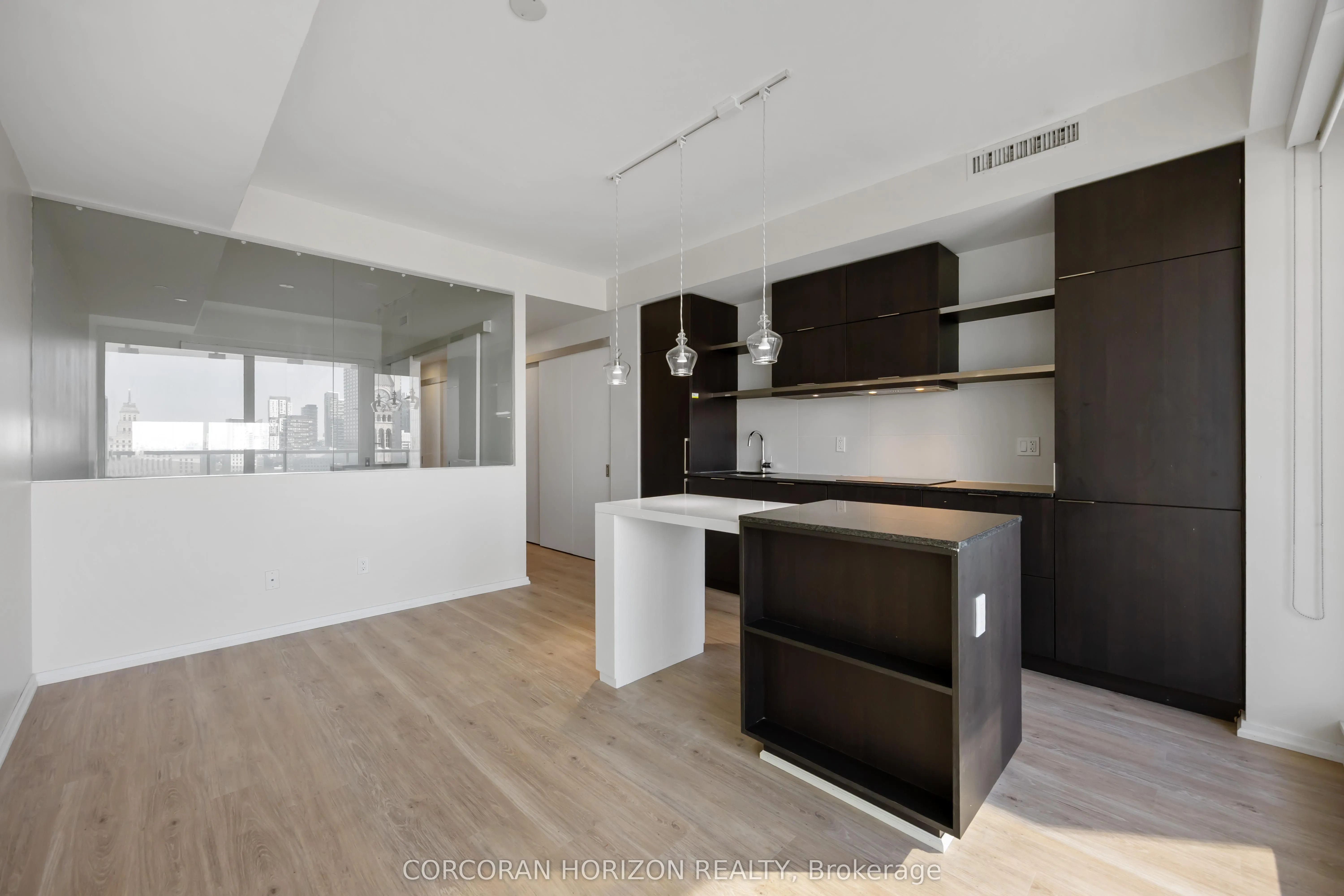 197 Yonge Street, #1411