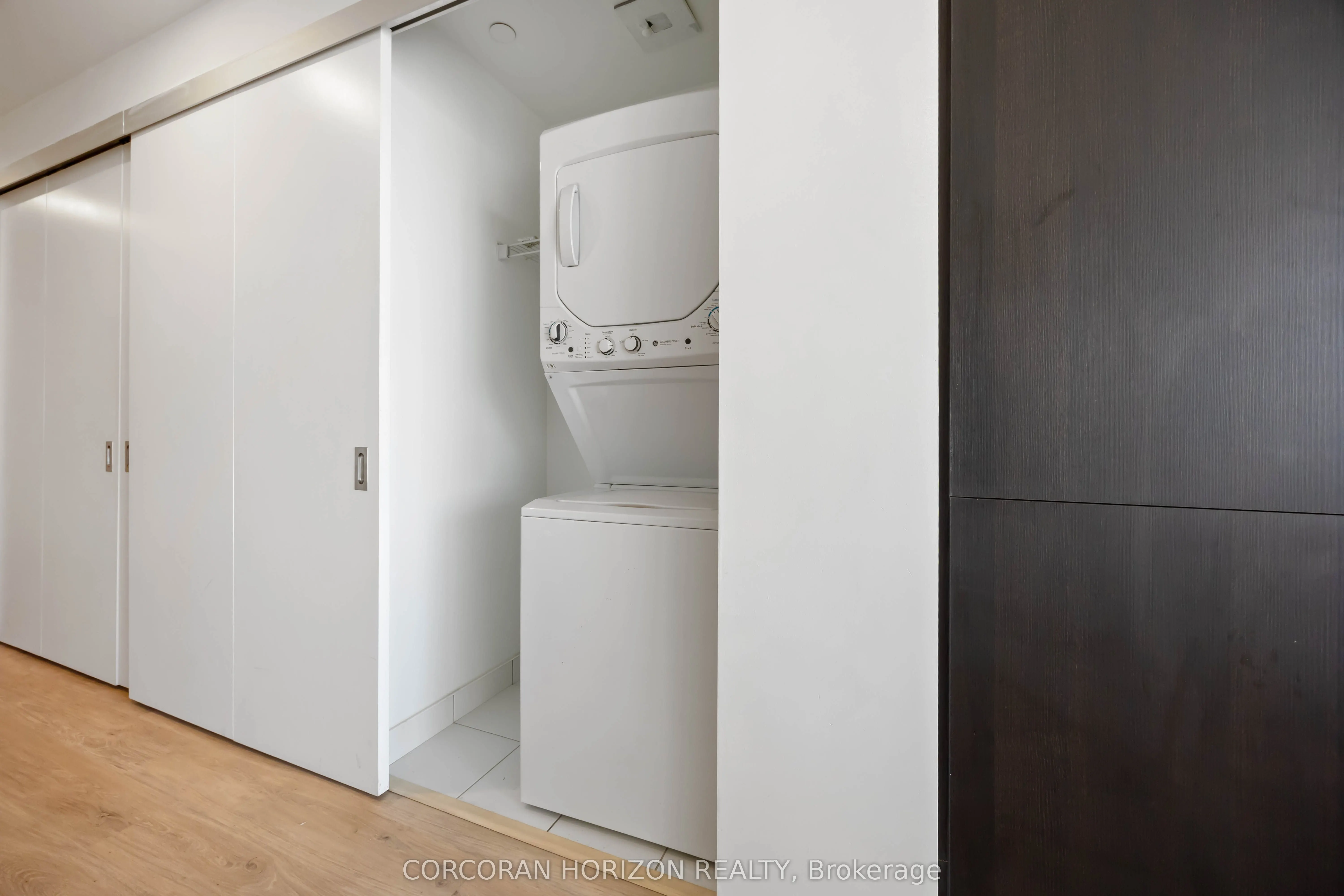 197 Yonge Street, #1411