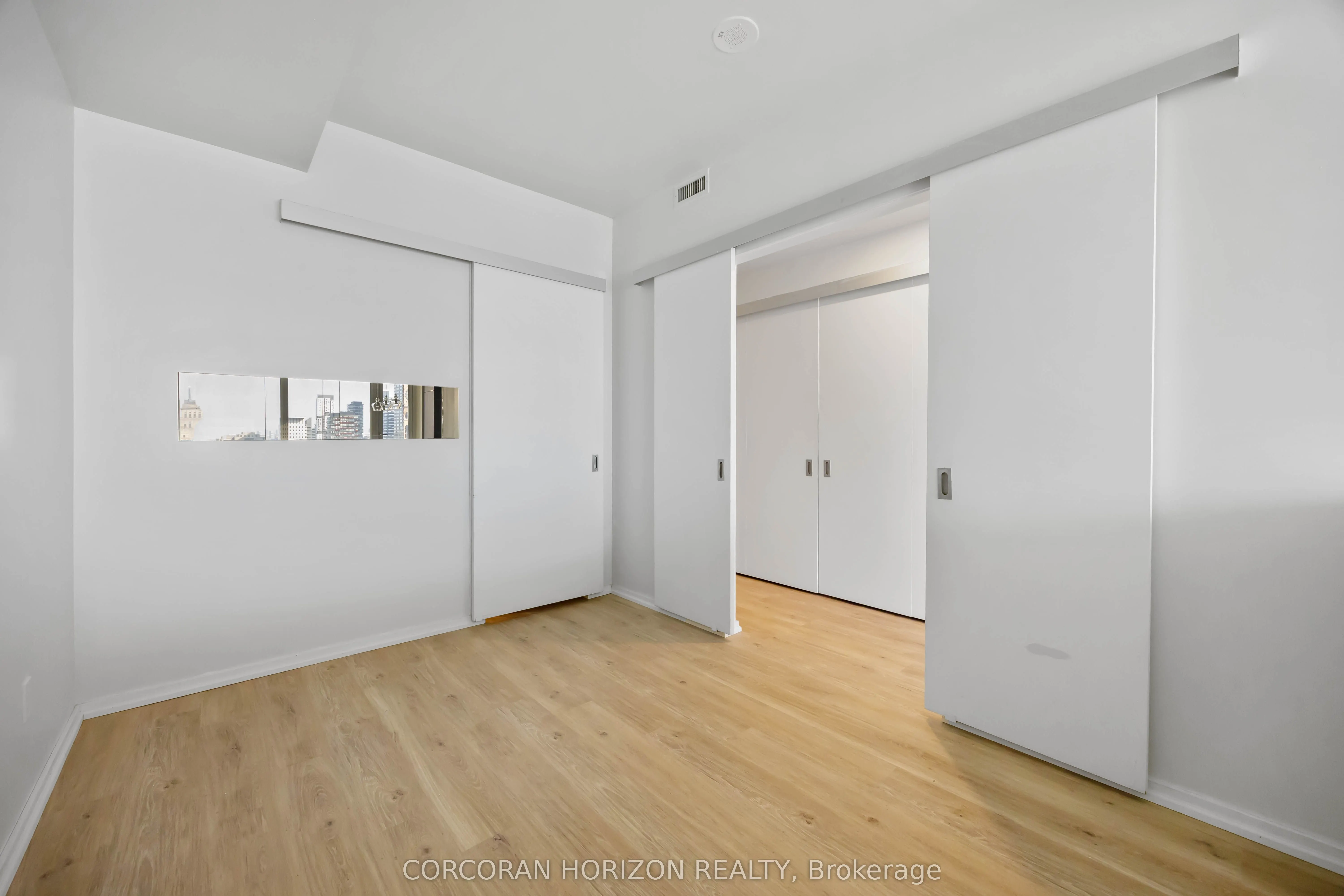 197 Yonge Street, #1411