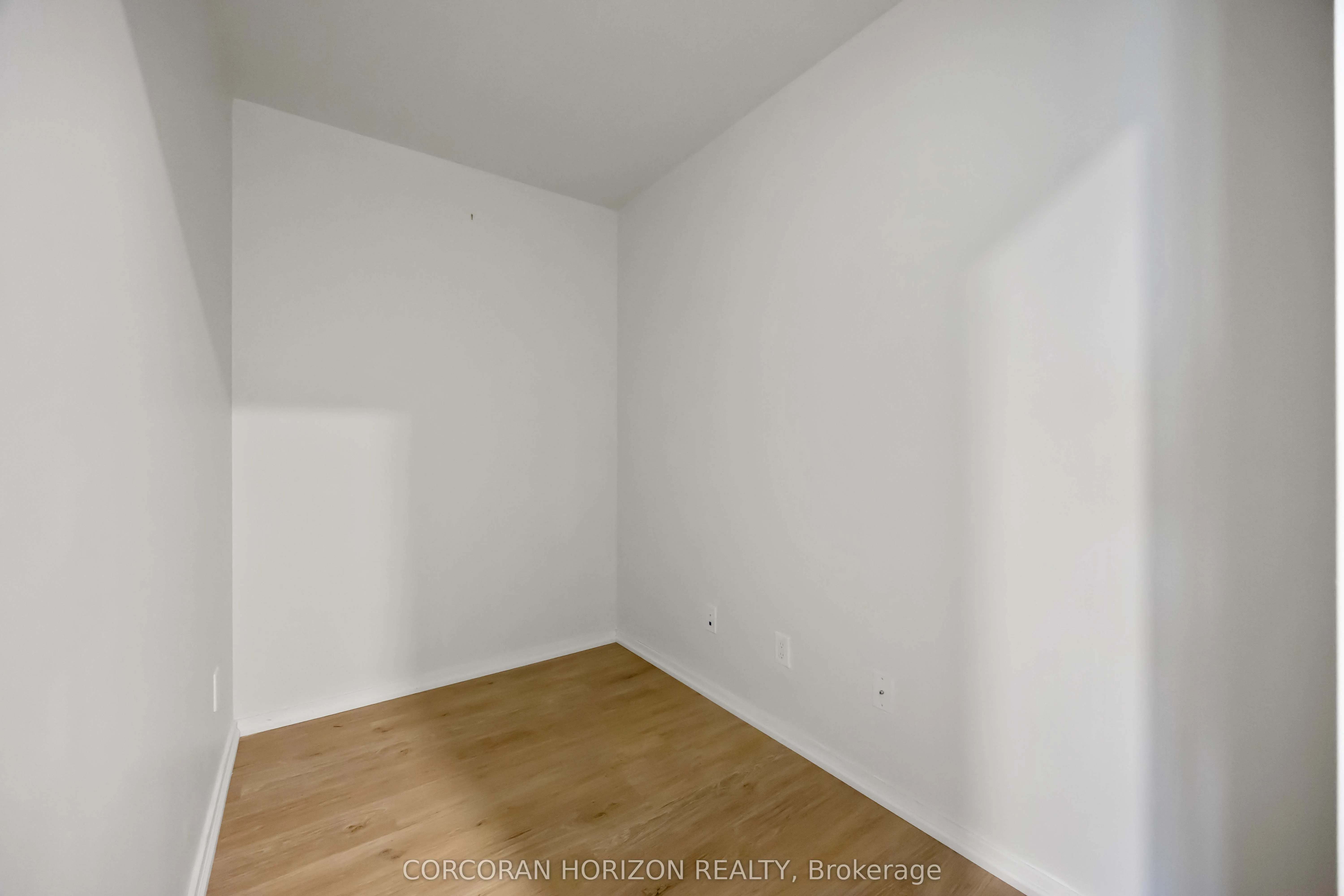 197 Yonge Street, #1411