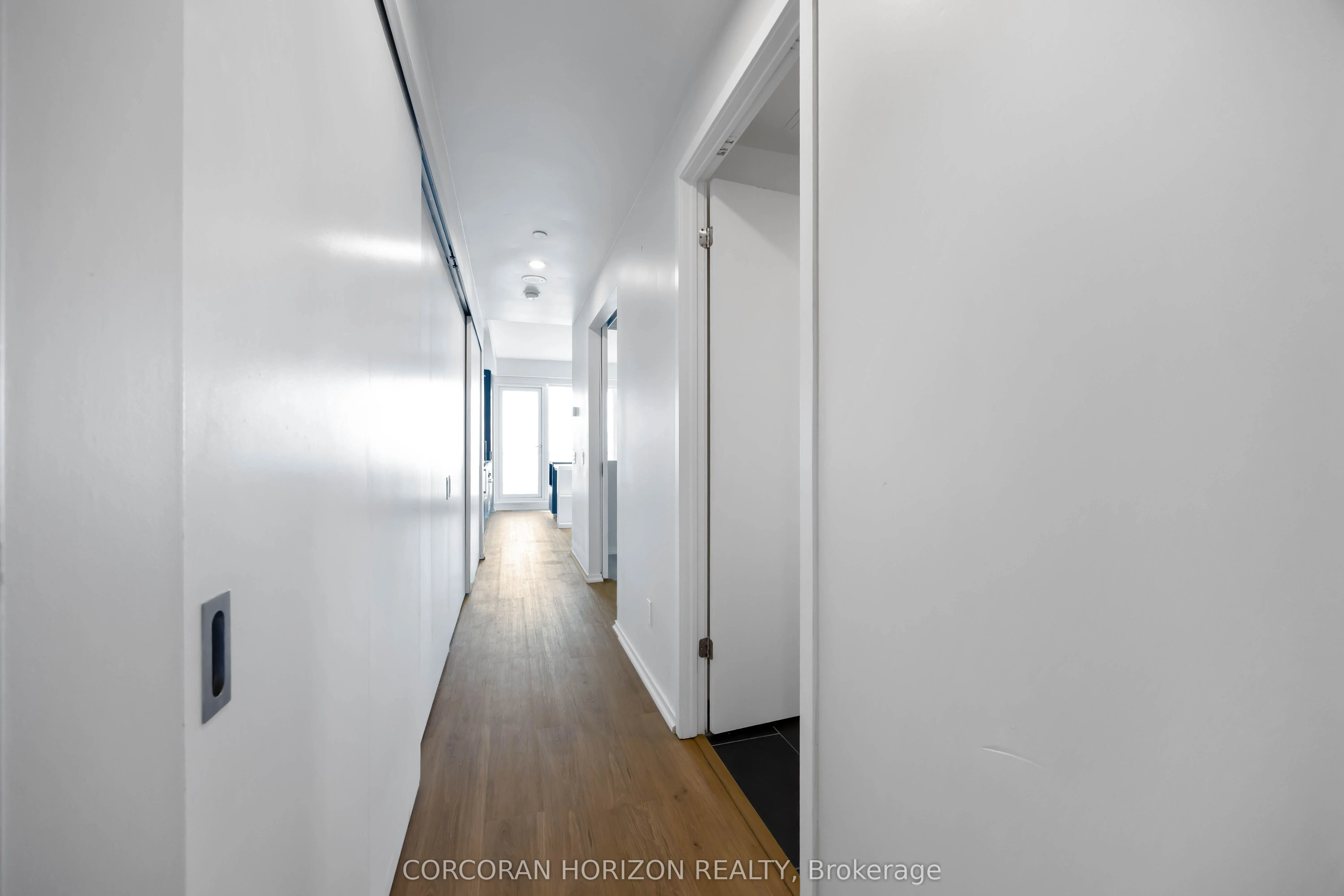 197 Yonge Street, #1411