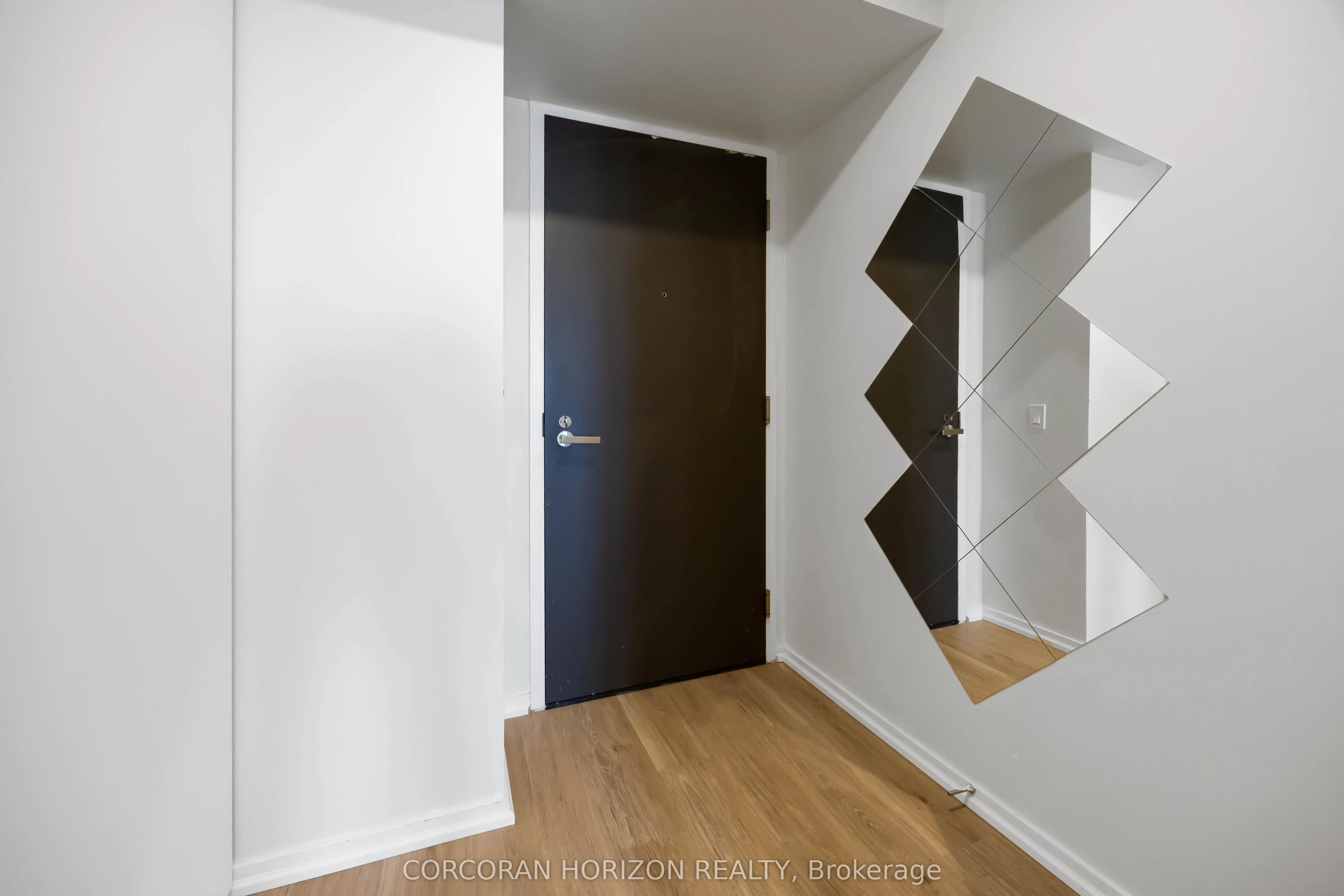 197 Yonge Street, #1411
