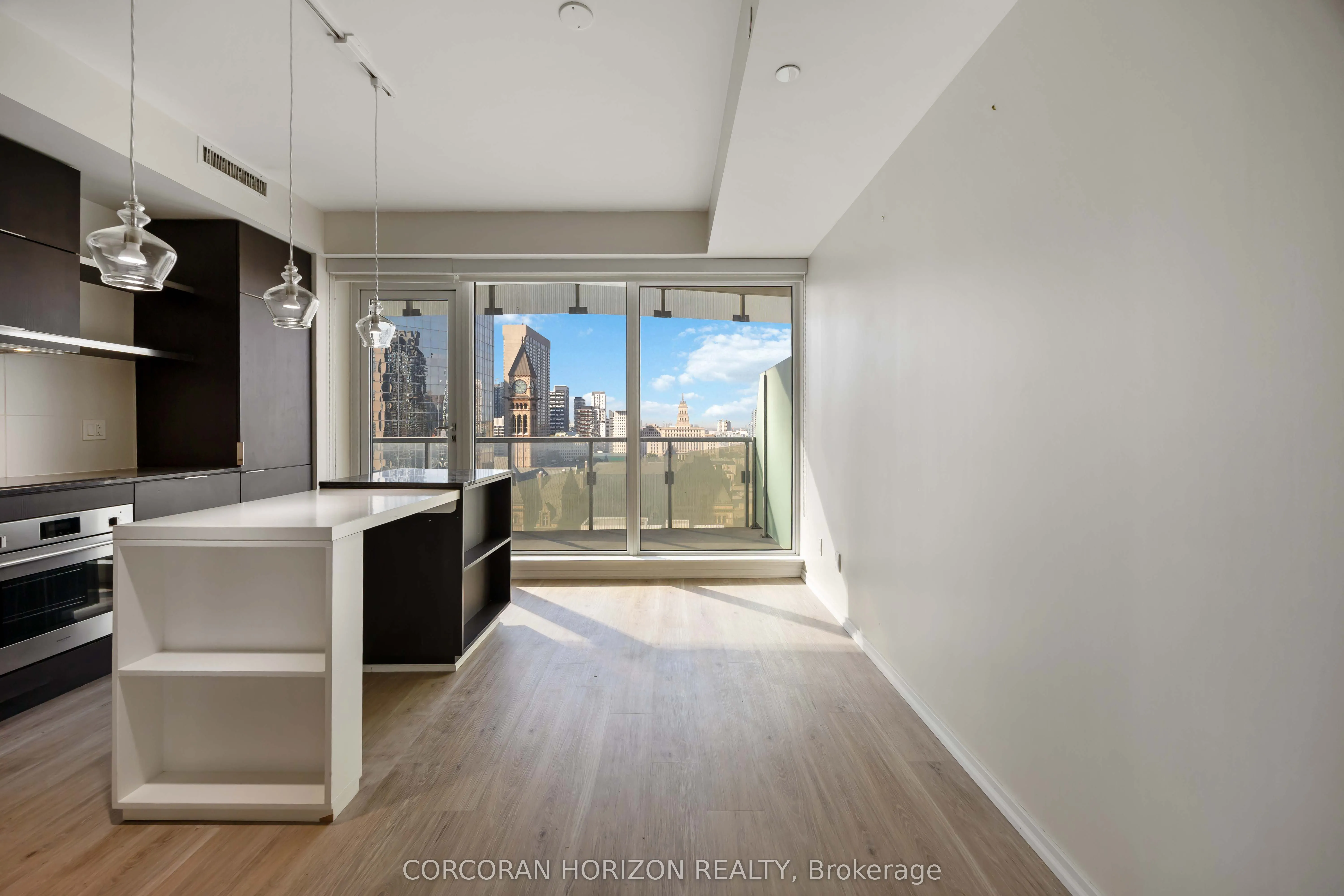 197 Yonge Street, #1411