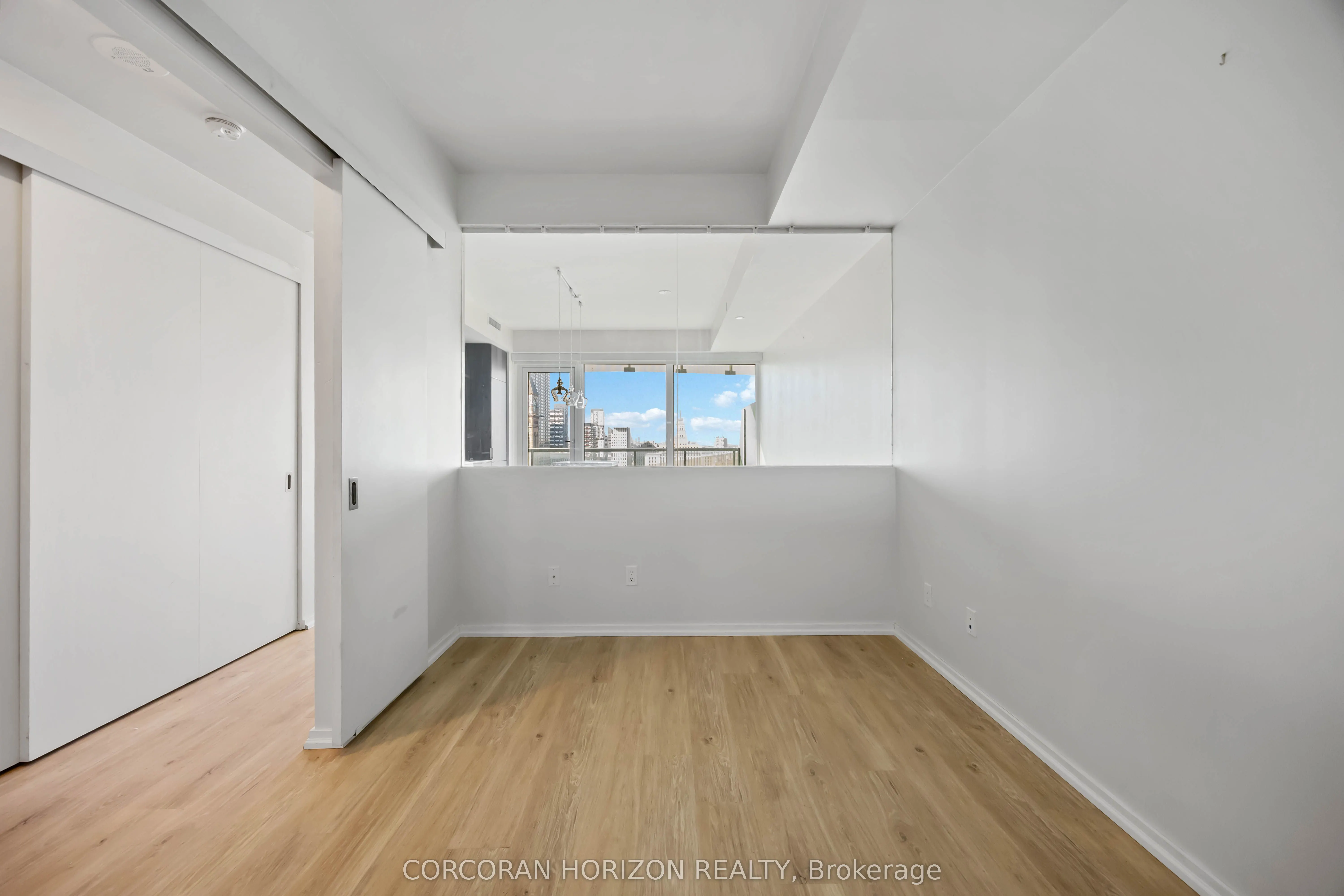 197 Yonge Street, #1411