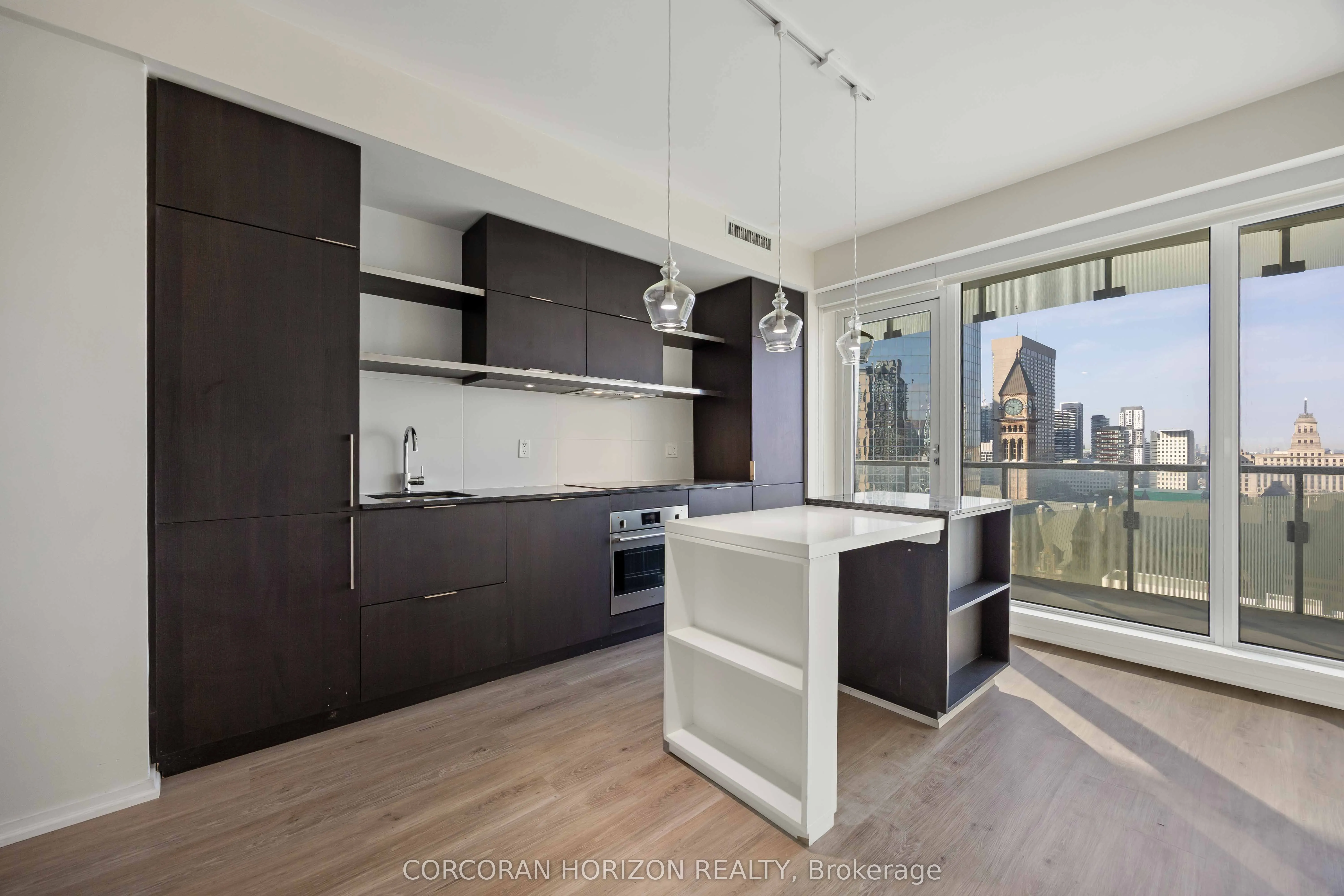 197 Yonge Street, #1411